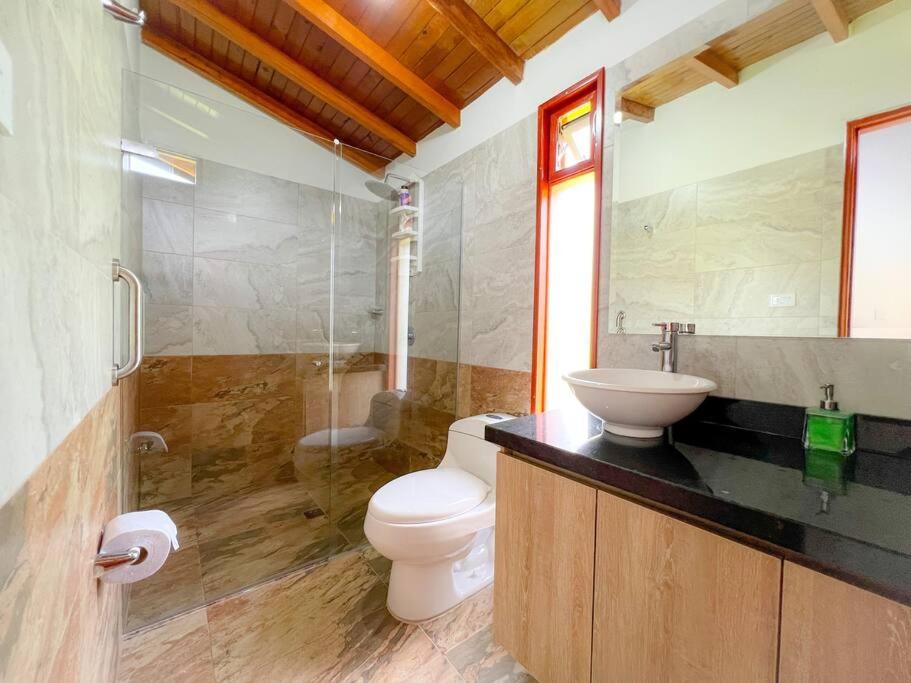 15 mins to Jardín Spacious & Convenient House