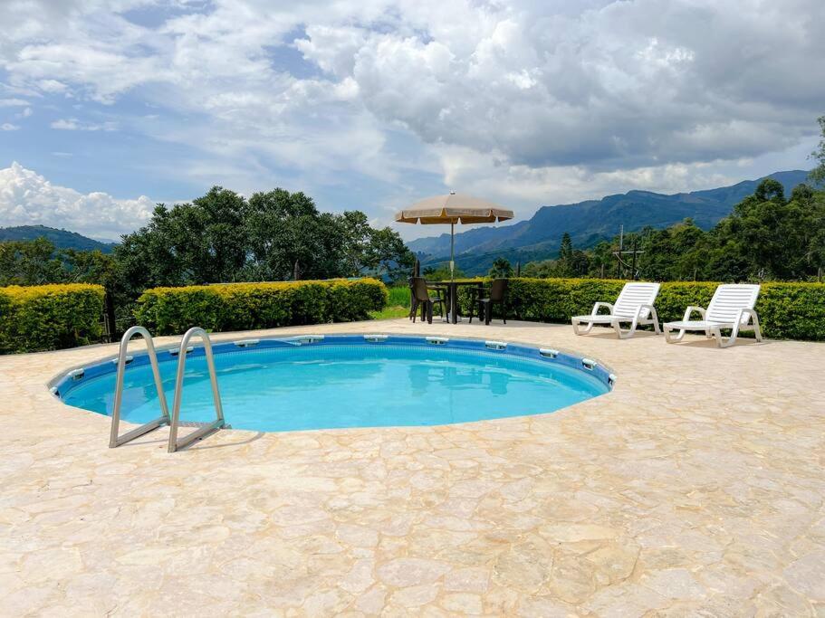 15 mins to Jardín Spacious & Convenient House