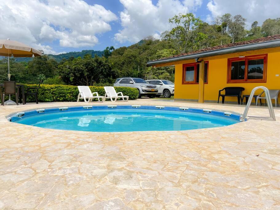 15 mins to Jardín Spacious & Convenient House