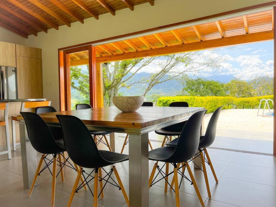 15 mins to Jardín Spacious & Convenient House