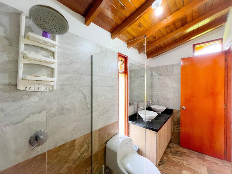 15 mins to Jardín Spacious & Convenient House