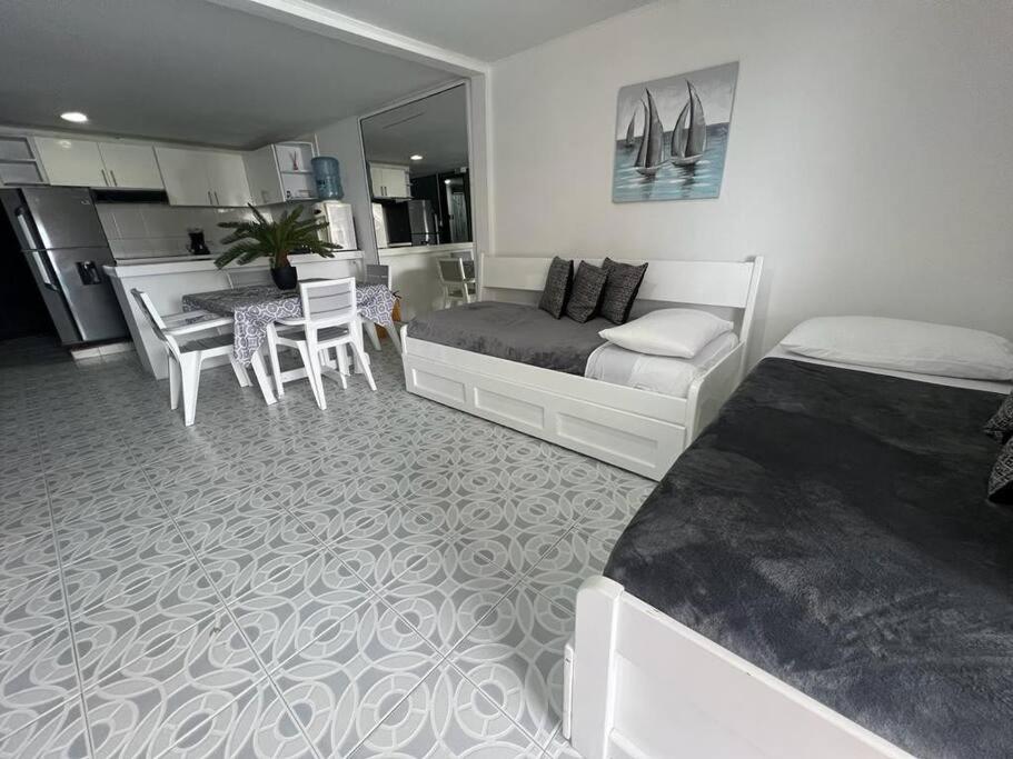 Relax Apt A 1 cuadra de playas