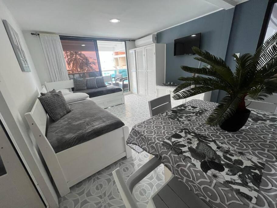 Relax Apt A 1 cuadra de playas