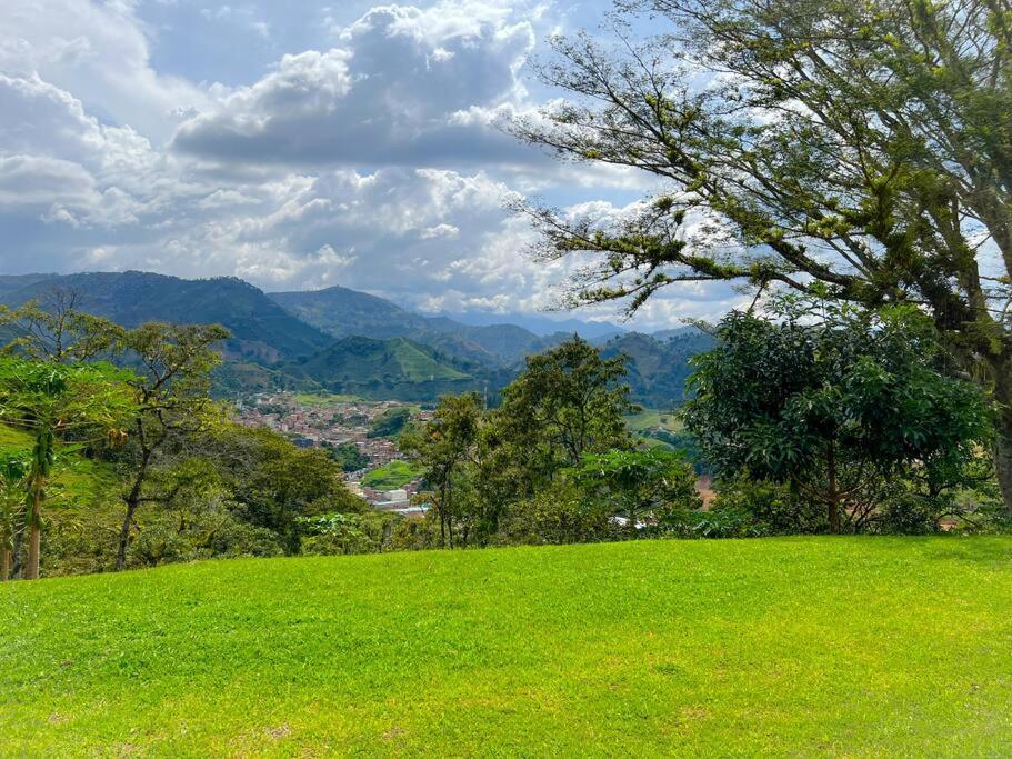 15 mins to Jardín Spacious & Convenient House