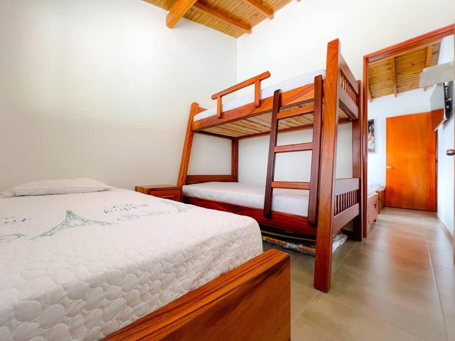 15 mins to Jardín Spacious & Convenient House