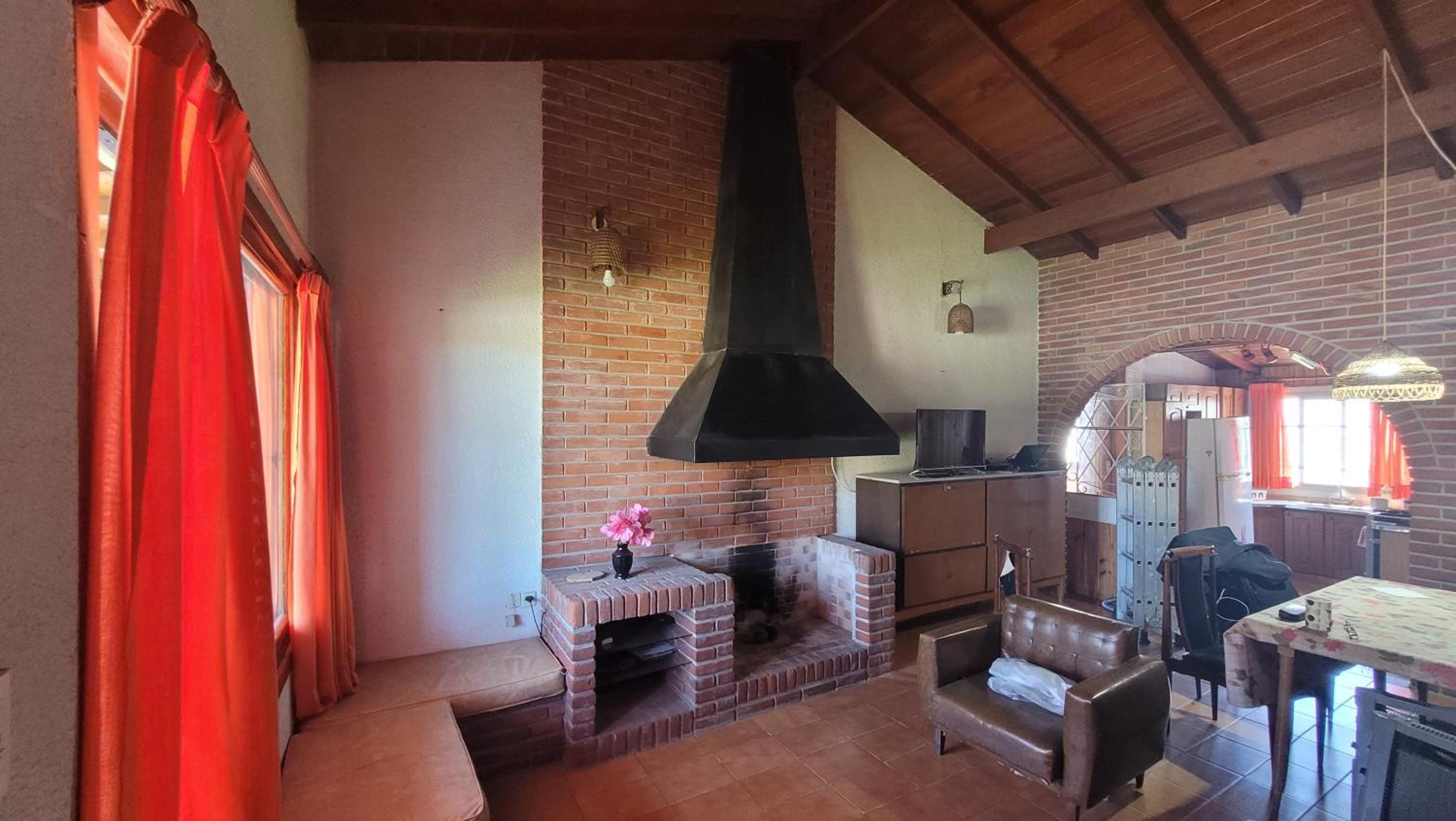 Chalet Clásico con cochera - La Casita de Mogotes