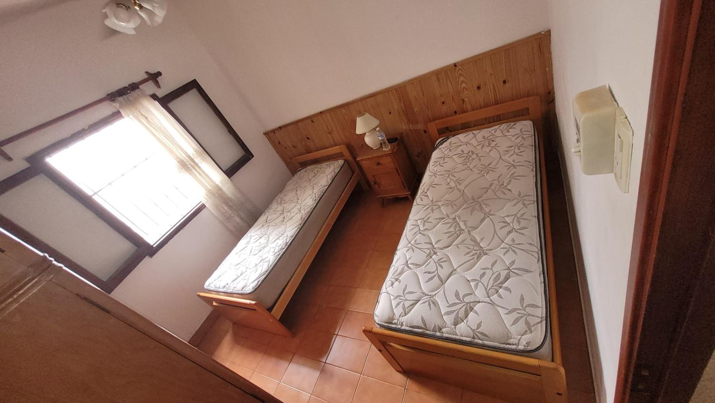 Chalet Clásico con cochera - La Casita de Mogotes