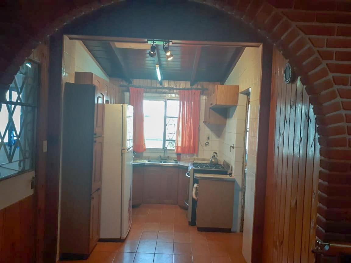 Chalet Clásico con cochera - La Casita de Mogotes