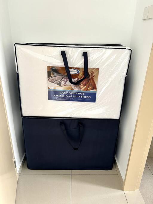 KL-Sungai Besi, Pool, FREE Parking, near MRT, 2-6pax