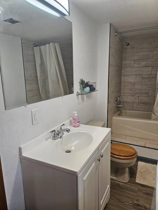 Spacious Duplex by Fairgrounds & Downtown with Fire Pit view 5