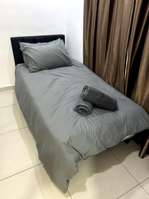 KL-Sungai Besi, Pool, FREE Parking, near MRT, 2-6pax
