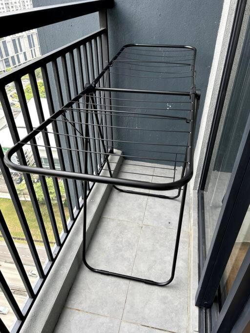 KL-Sungai Besi, Pool, FREE Parking, near MRT, 2-6pax