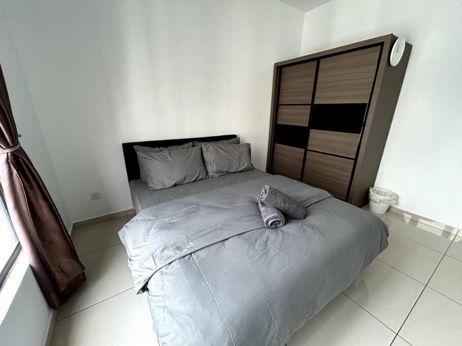 KL-Sungai Besi, Pool, FREE Parking, near MRT, 2-6pax