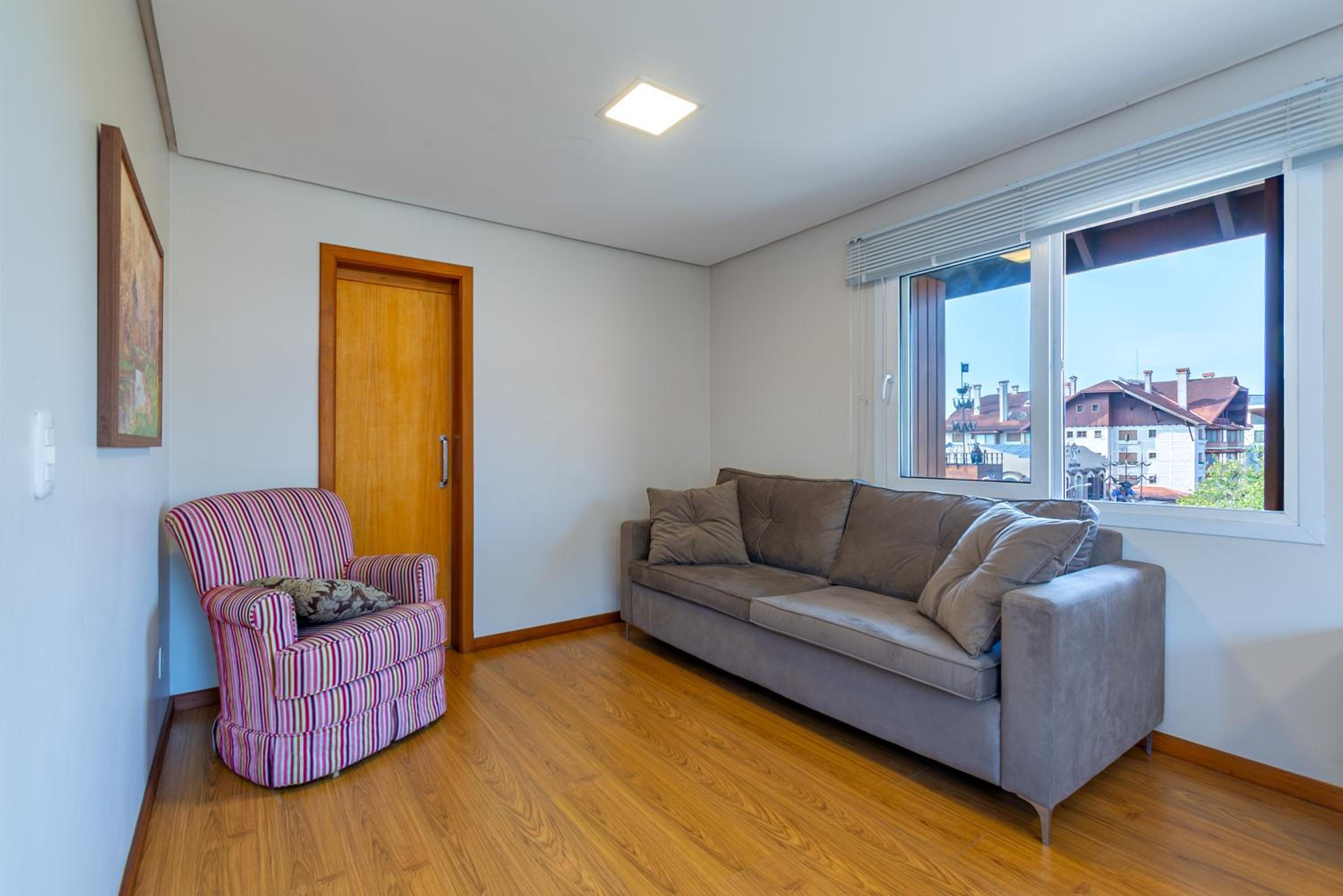Apartamento Lindo e Completo 3 Suítes e Quarto no Centro