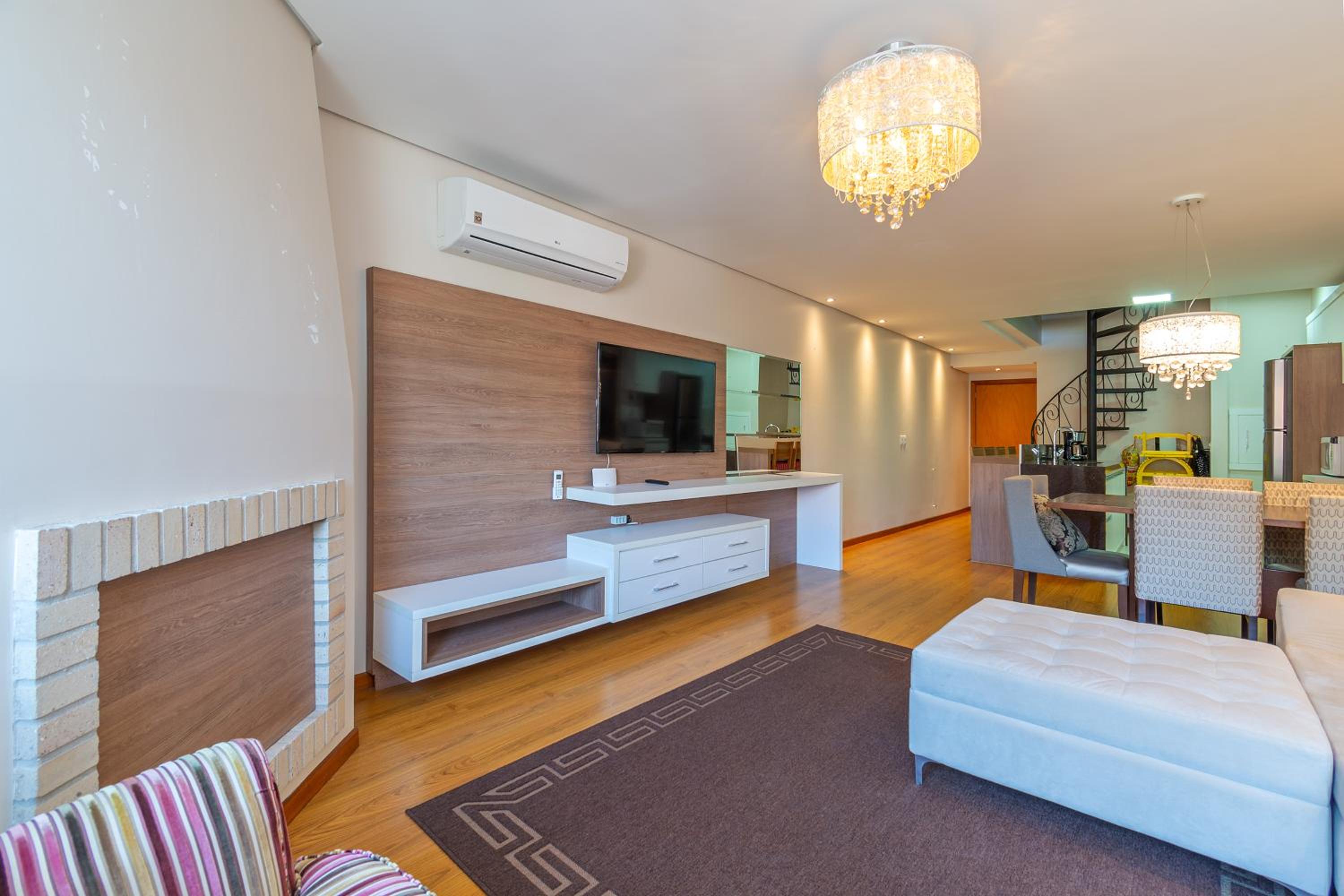 Apartamento Lindo e Completo 3 Suítes e Quarto no Centro