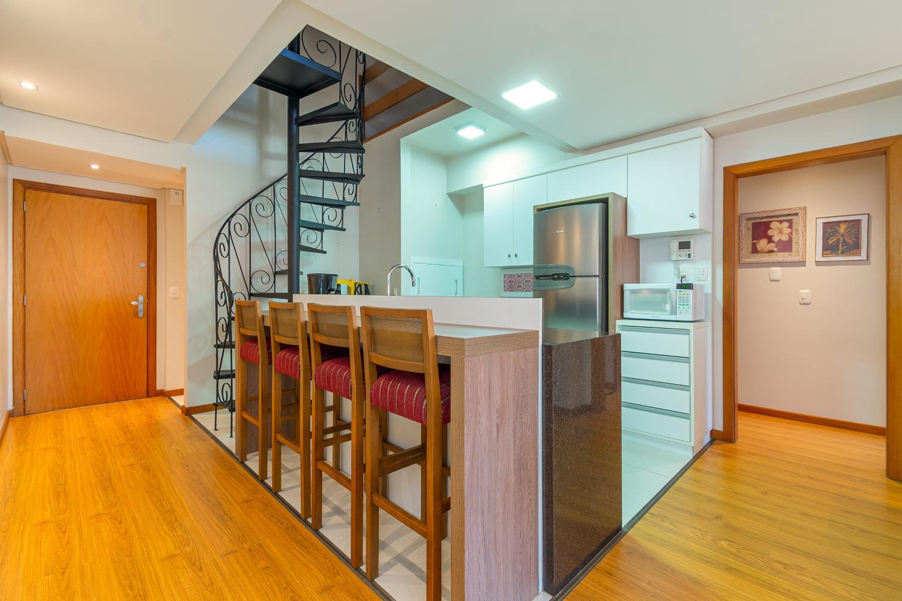 Apartamento Lindo e Completo 3 Suítes e Quarto no Centro