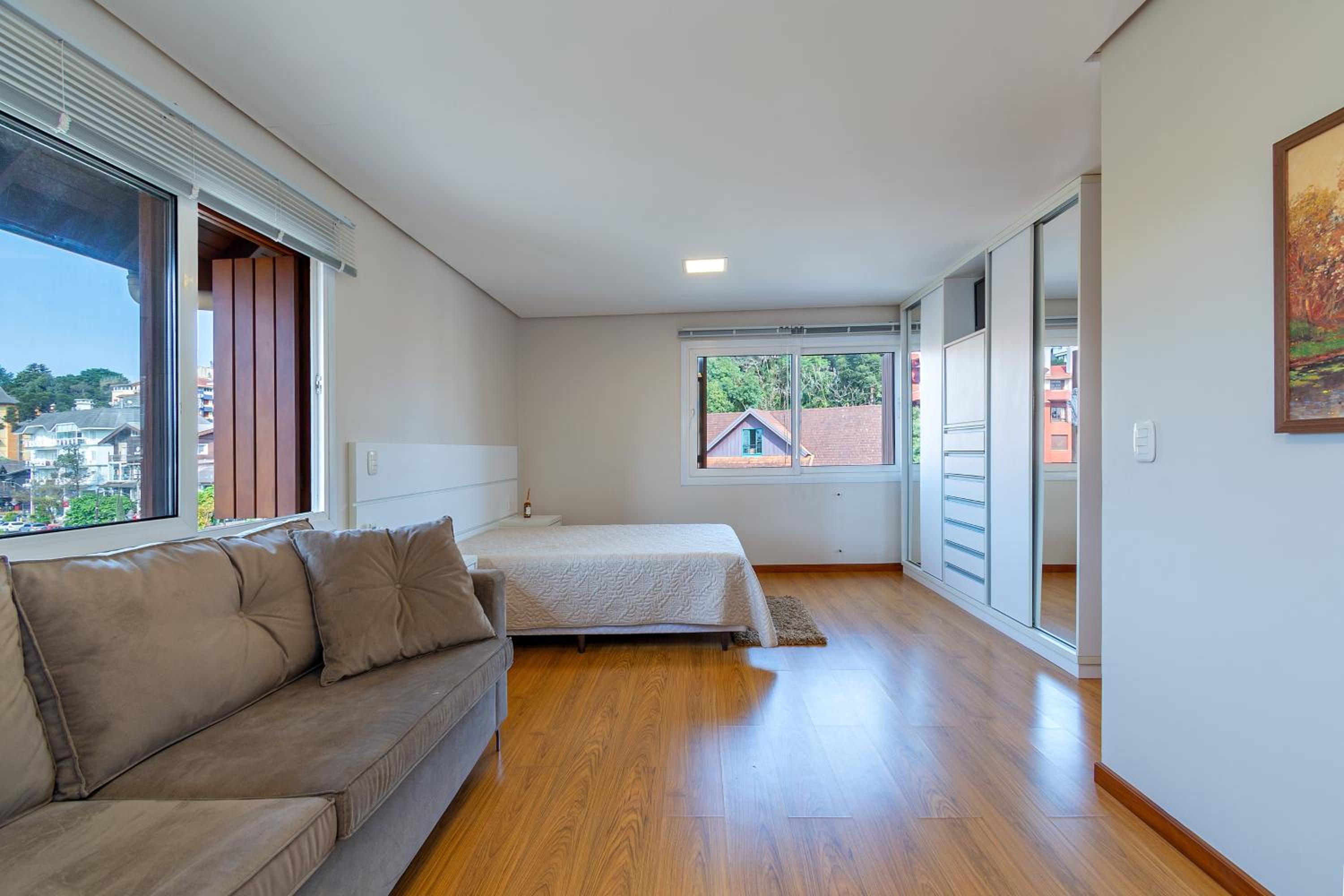 Apartamento Lindo e Completo 3 Suítes e Quarto no Centro