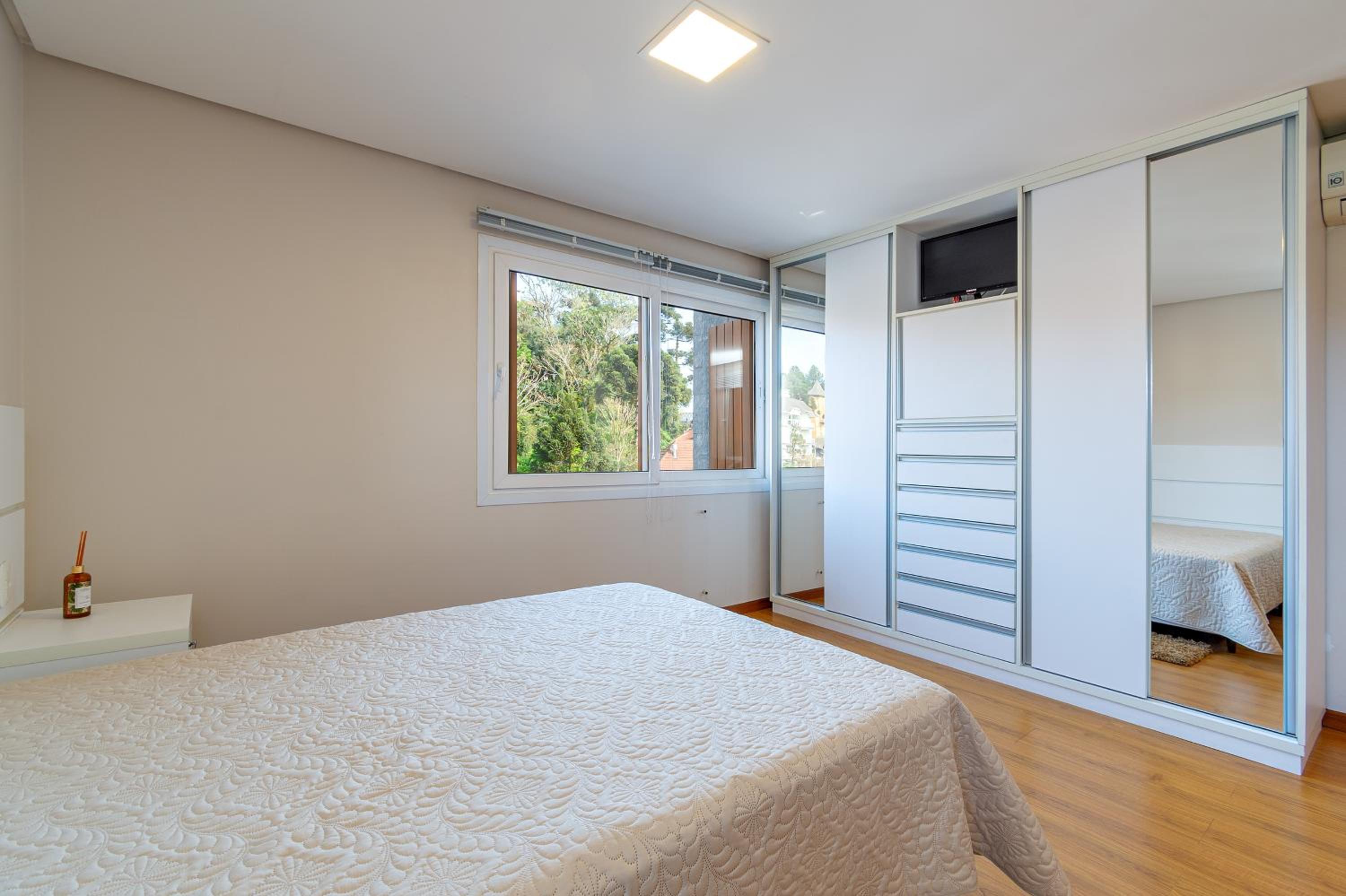Apartamento Lindo e Completo 3 Suítes e Quarto no Centro