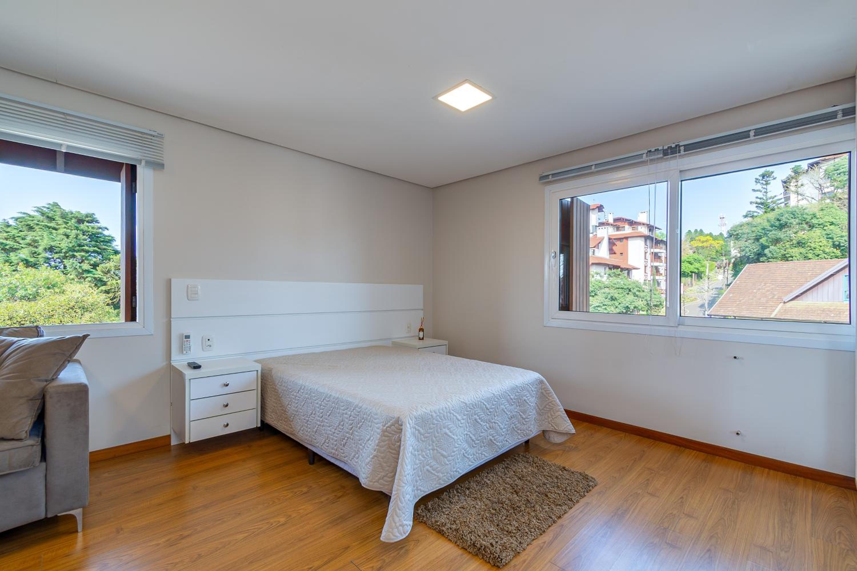 Apartamento Lindo e Completo 3 Suítes e Quarto no Centro