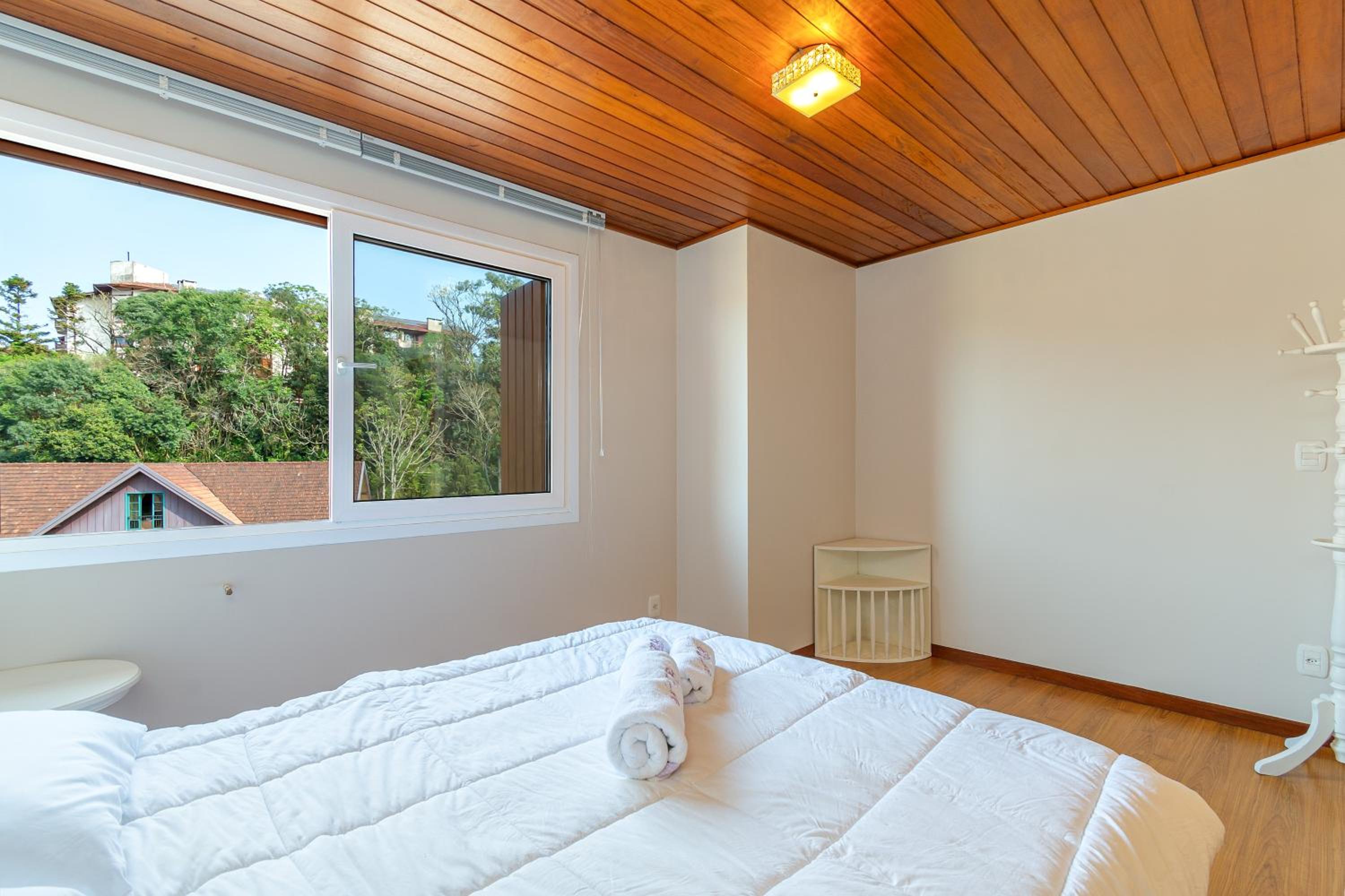 Apartamento Lindo e Completo 3 Suítes e Quarto no Centro