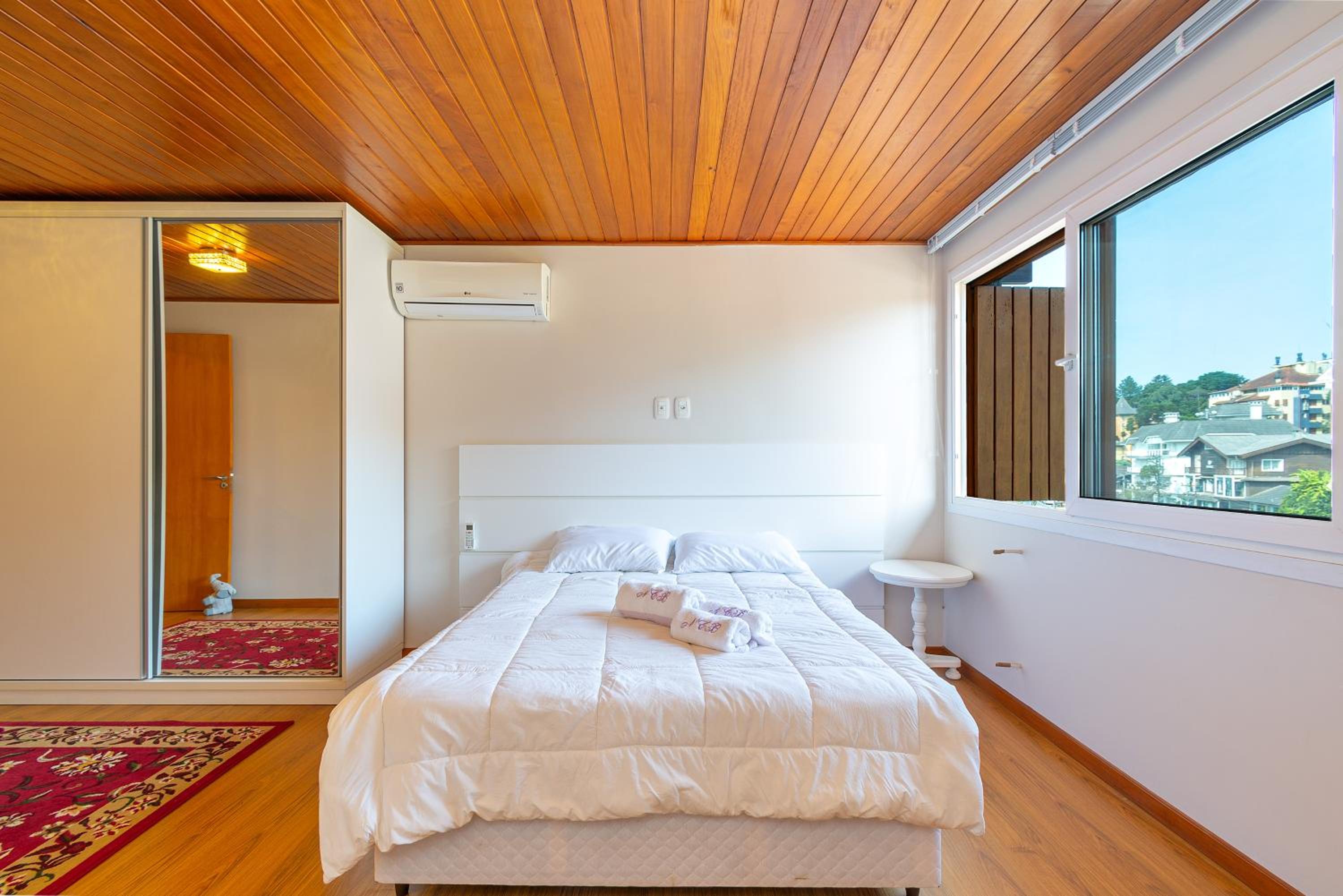 Apartamento Lindo e Completo 3 Suítes e Quarto no Centro