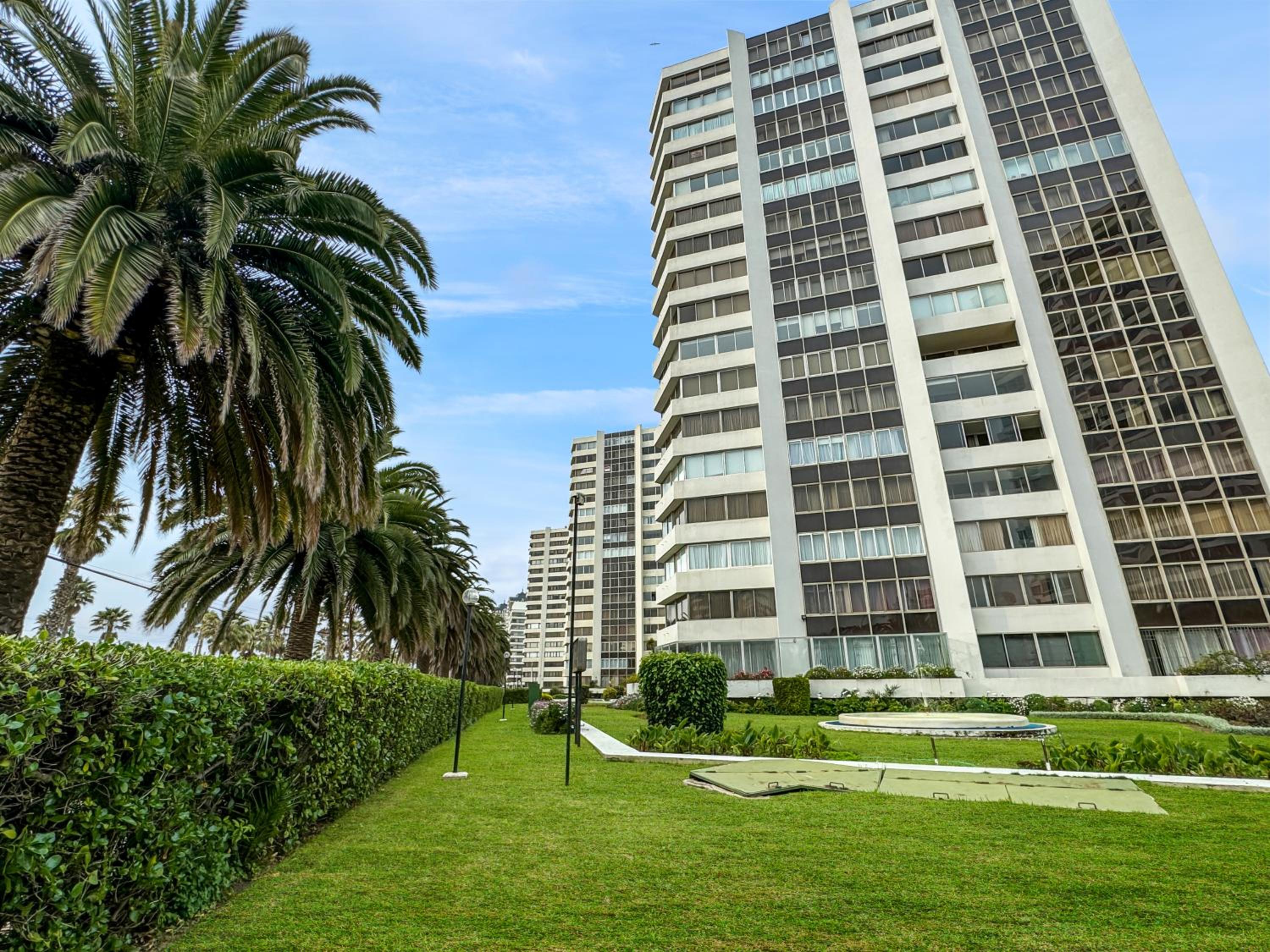 Depto con Vista al Mar en la Costanera de Viña
