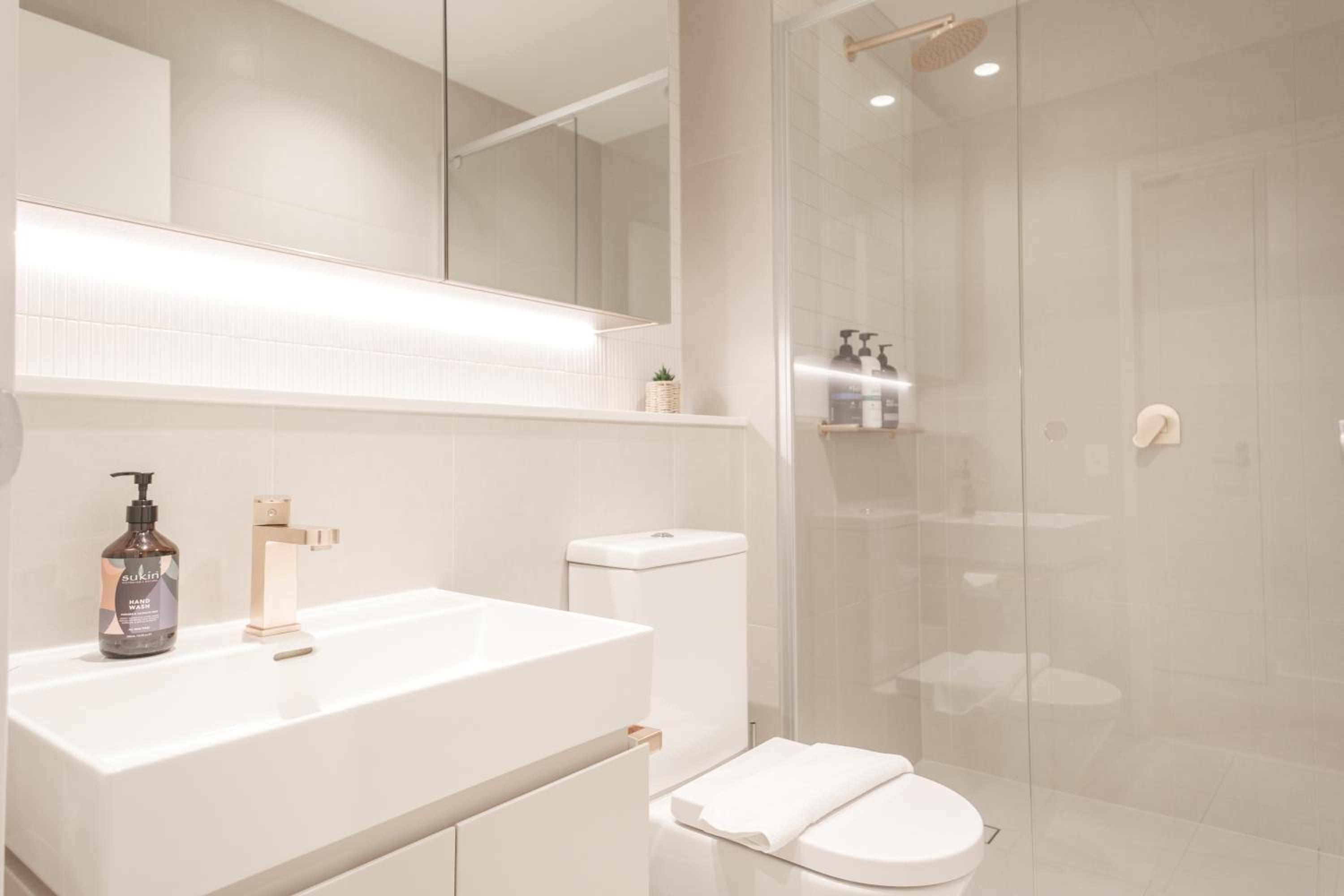 Heart Melbourne CBD 1Bedroom Apartment Balcony