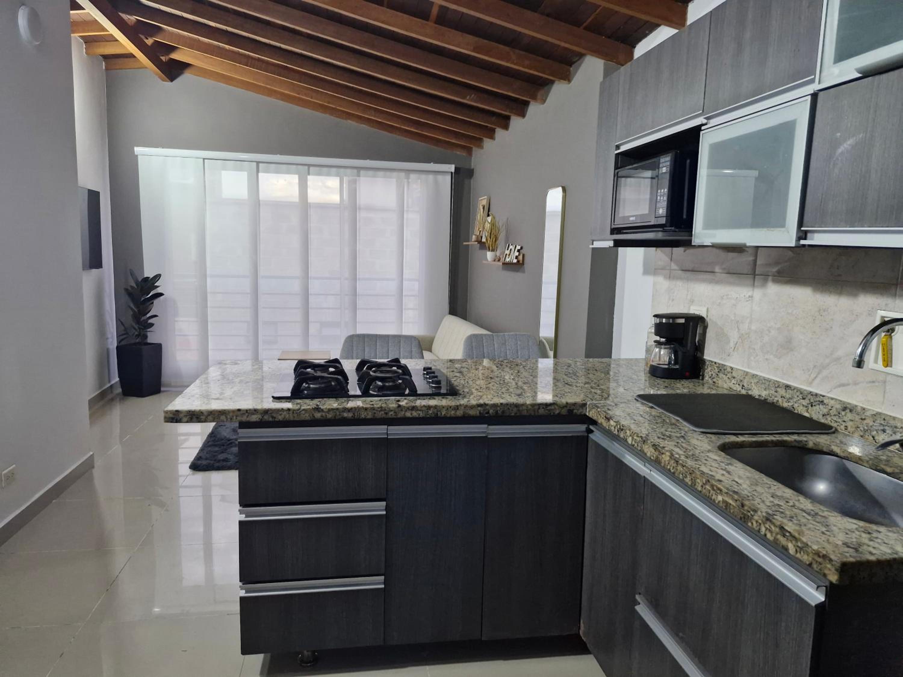 302 Apartamento Completo en Medellín