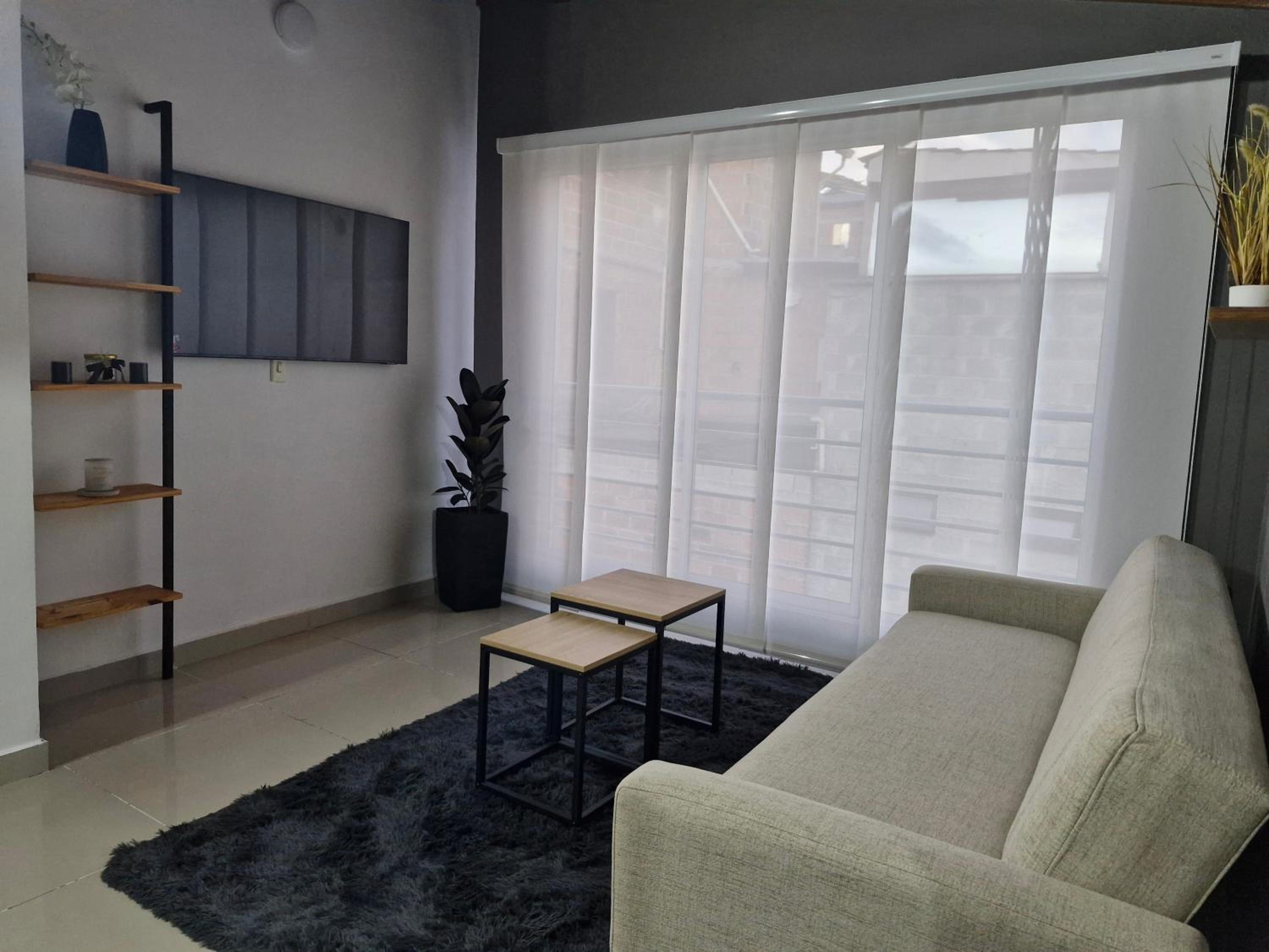 302 Apartamento Completo en Medellín