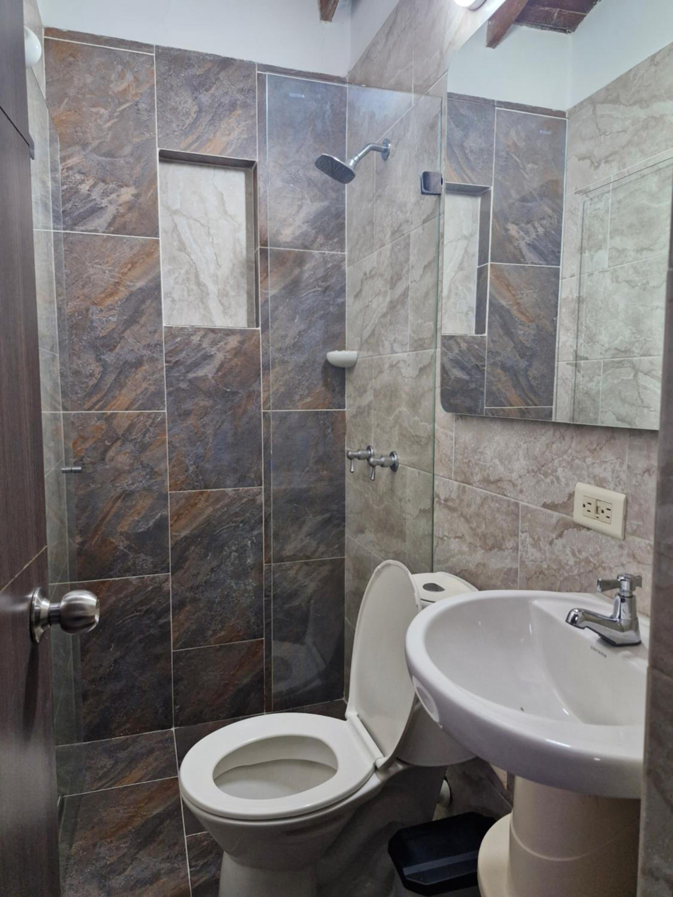 302 Apartamento Completo en Medellín
