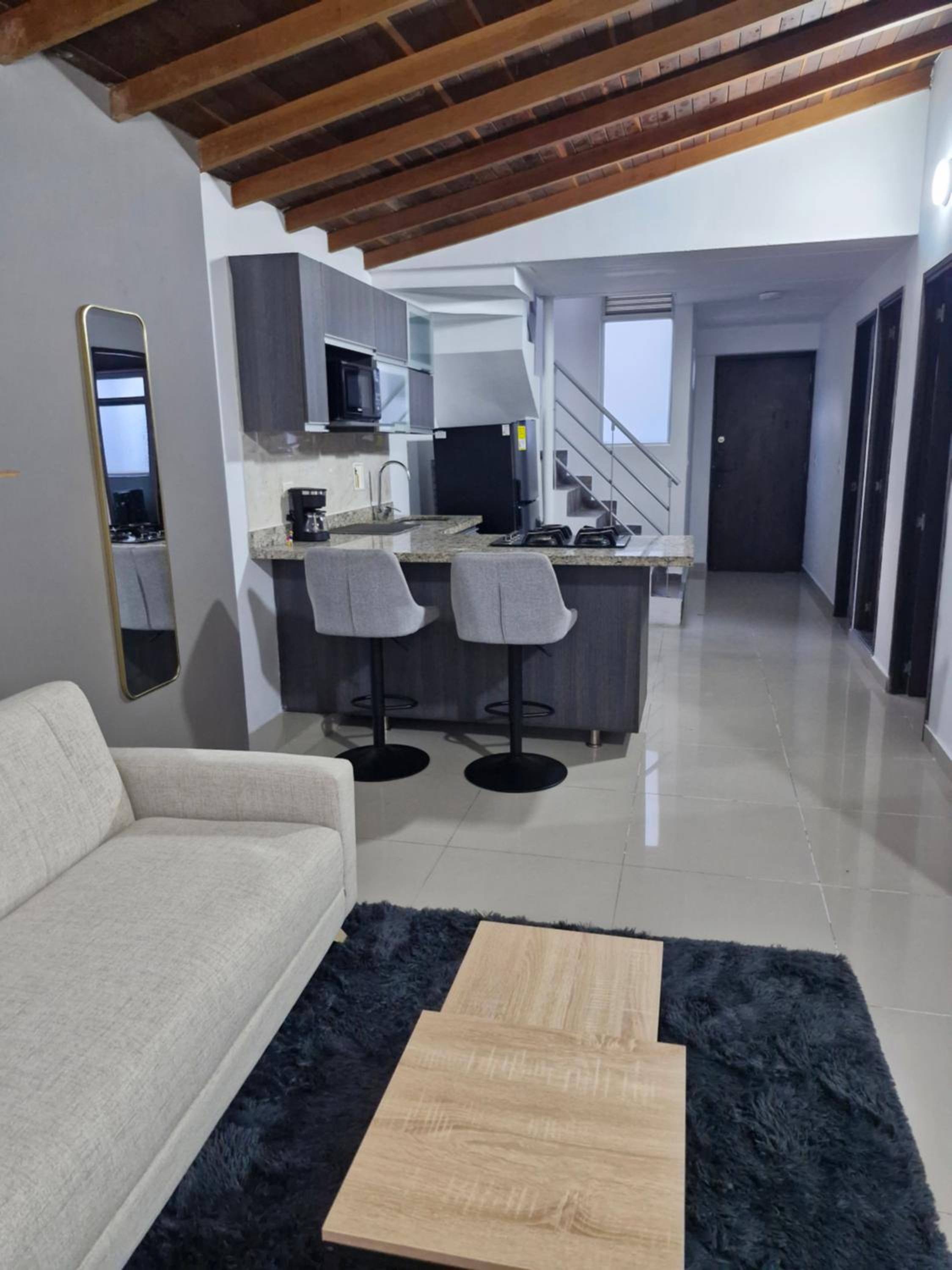 302 Apartamento Completo en Medellín