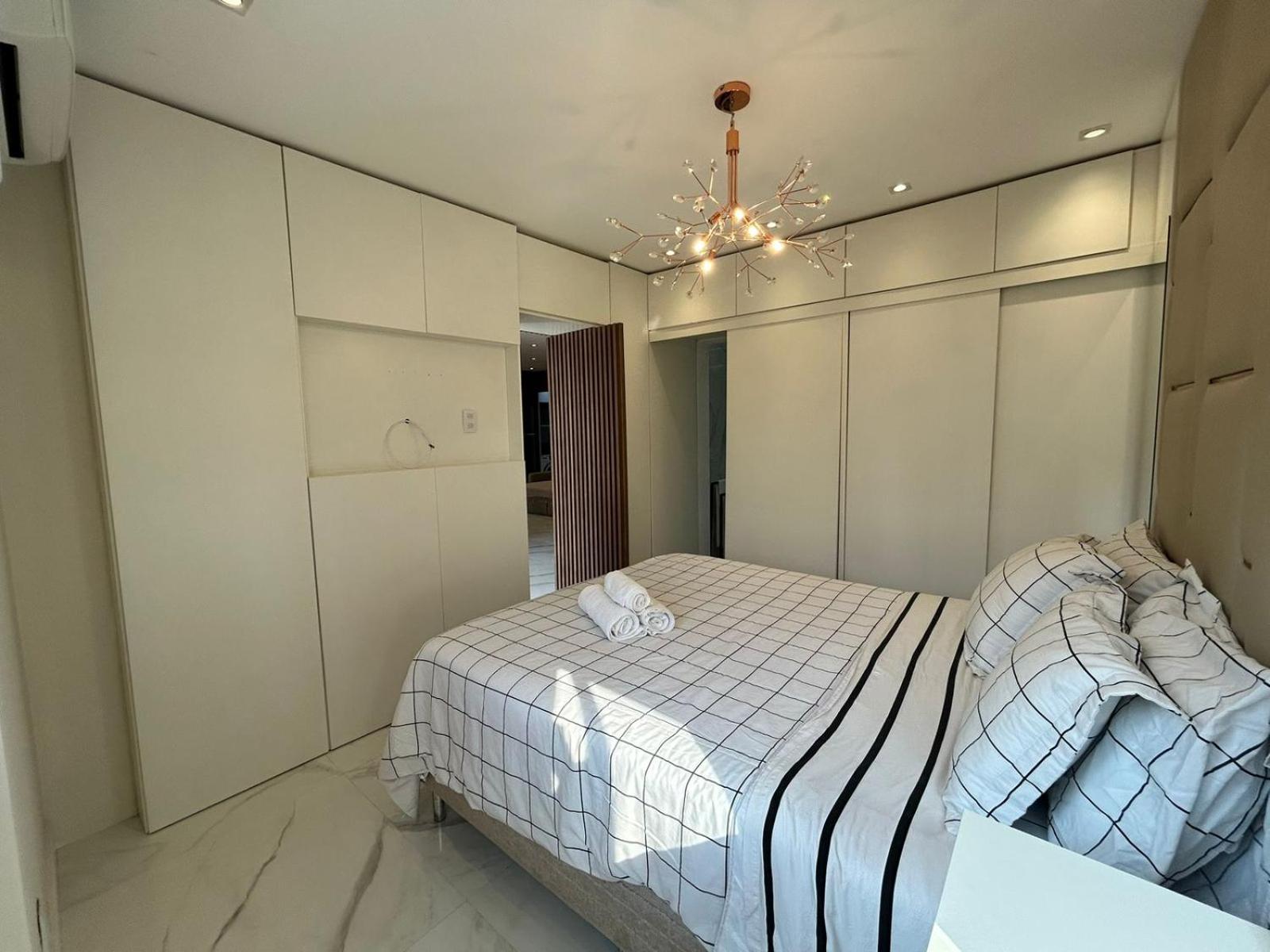 Apartamento Luxo Requinte 30 mts da Praia da Barra Posto 8