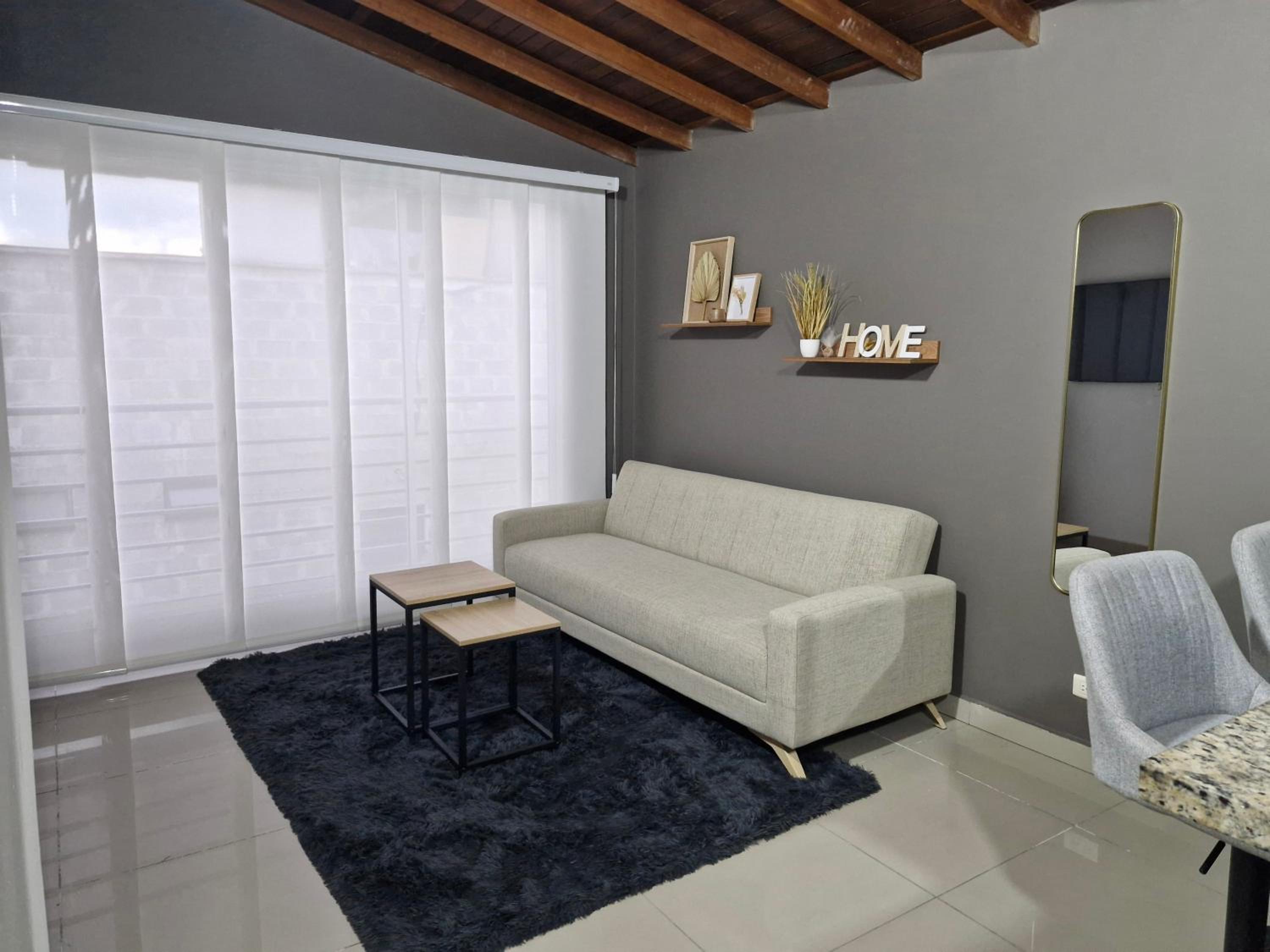 302 Apartamento Completo en Medellín