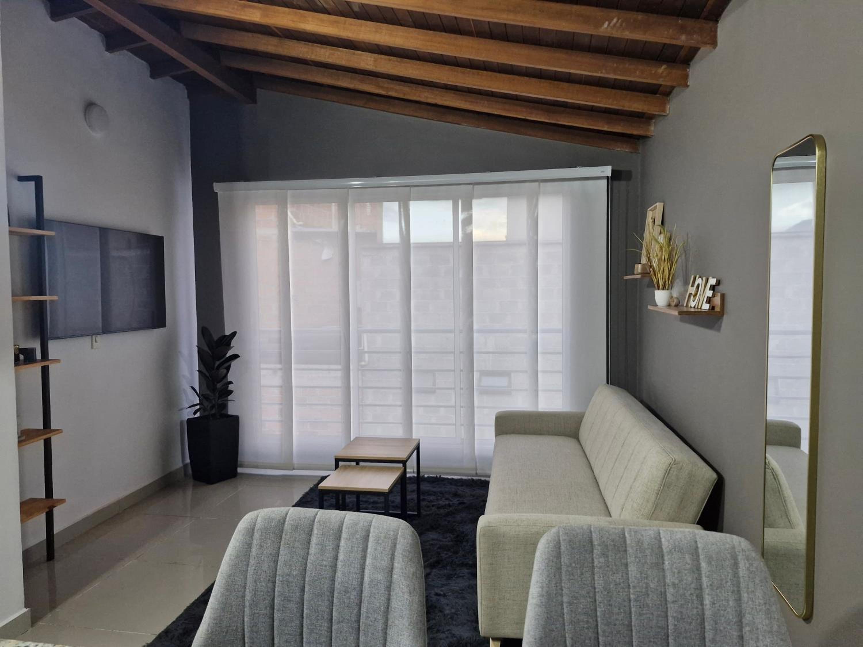 302 Apartamento Completo en Medellín