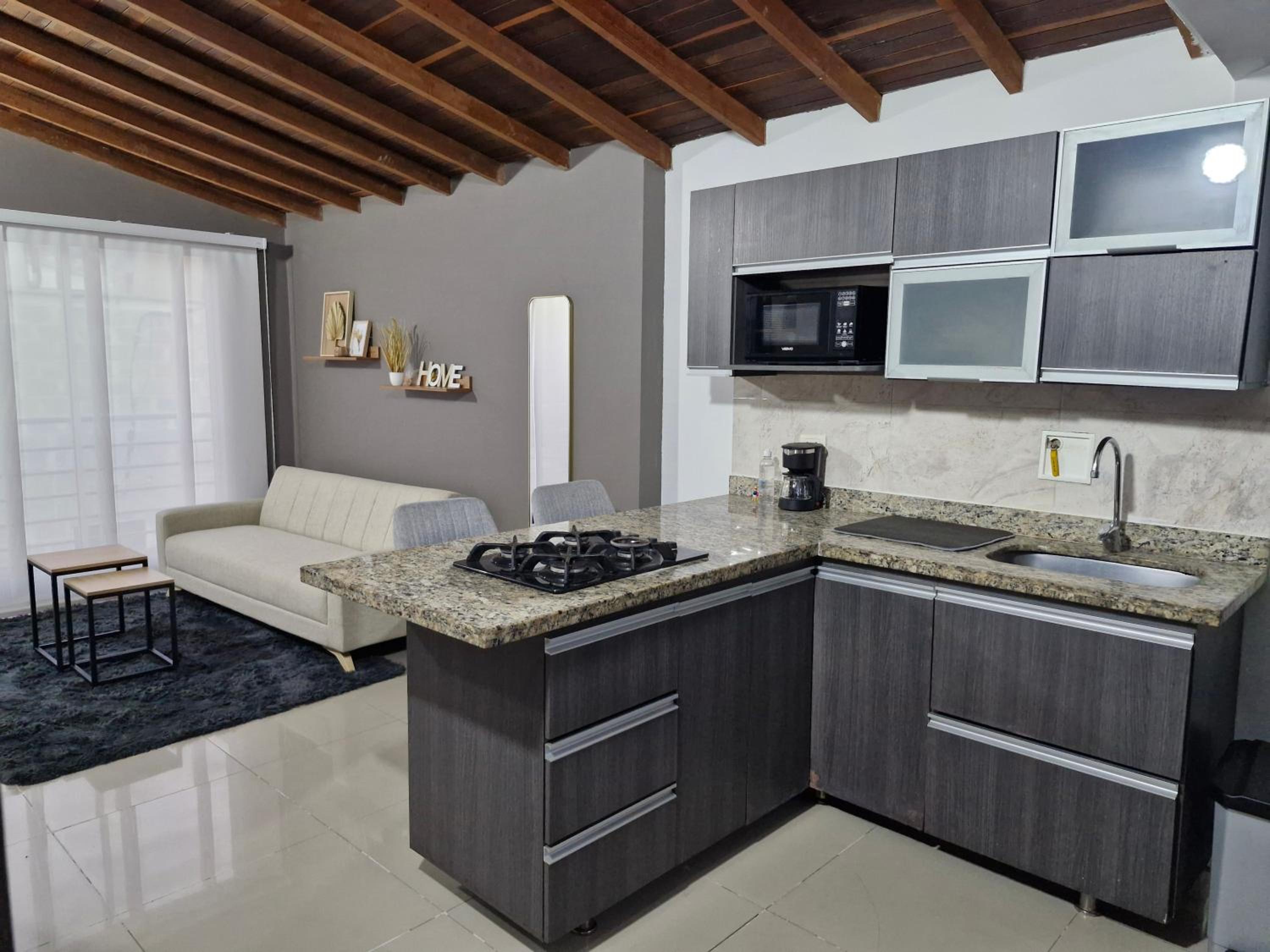 302 Apartamento Completo en Medellín