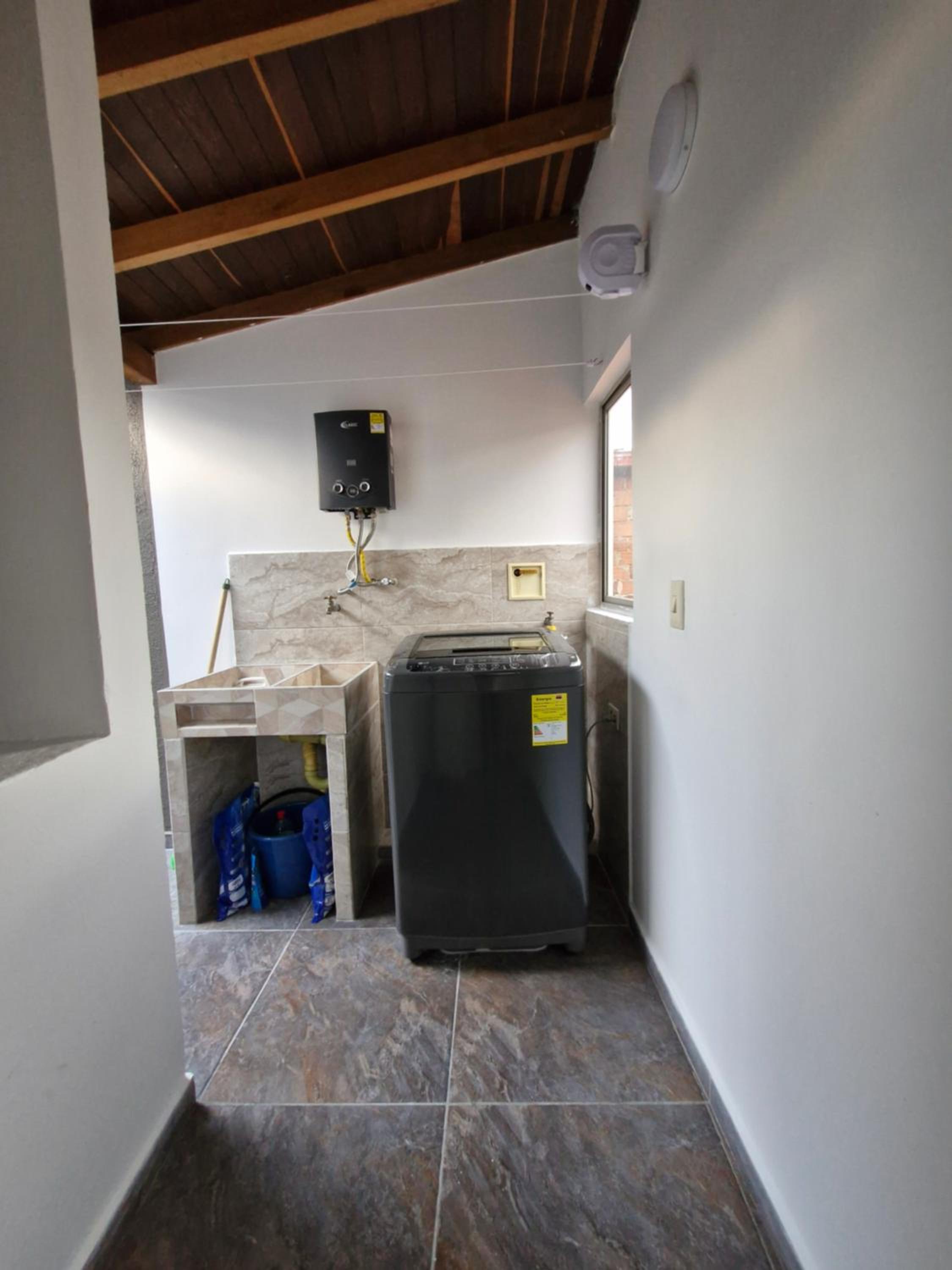 302 Apartamento Completo en Medellín