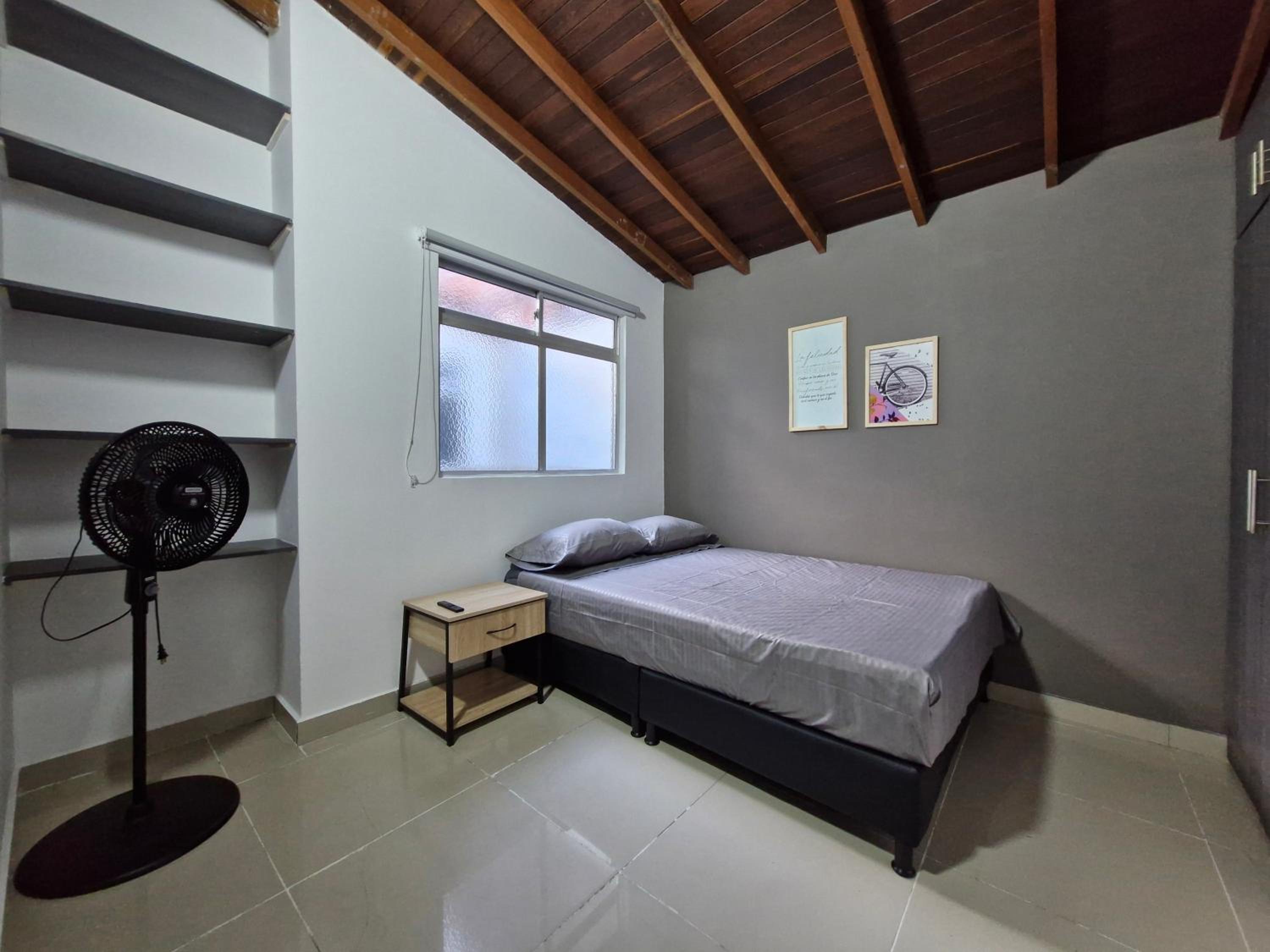 302 Apartamento Completo en Medellín