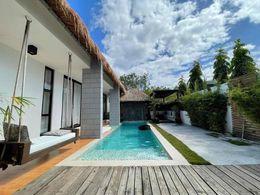 La Casa Calatagan hel view 2