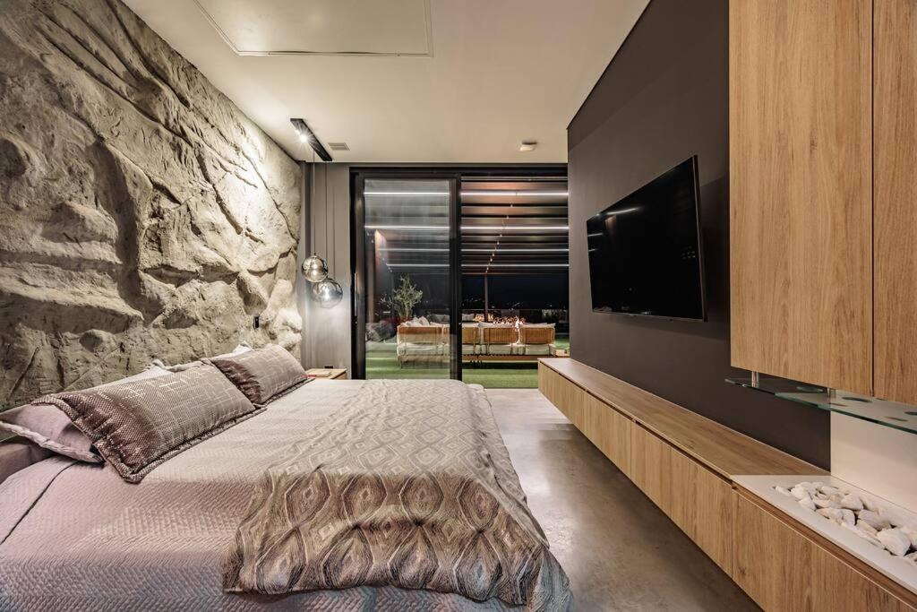 Luxurious Farm House