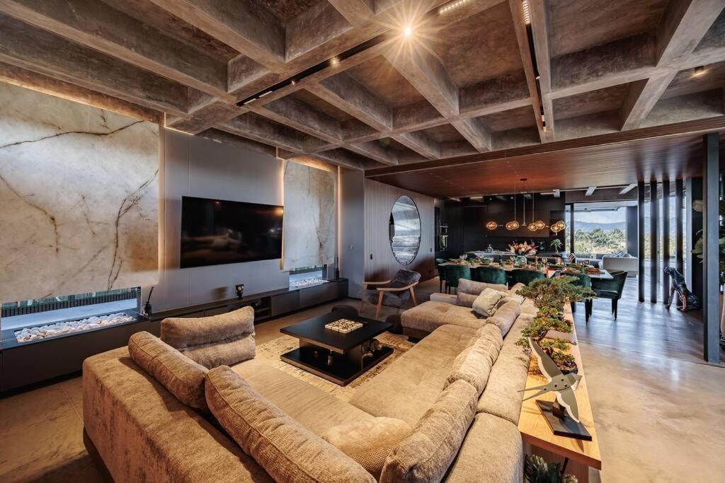 Luxurious Farm House