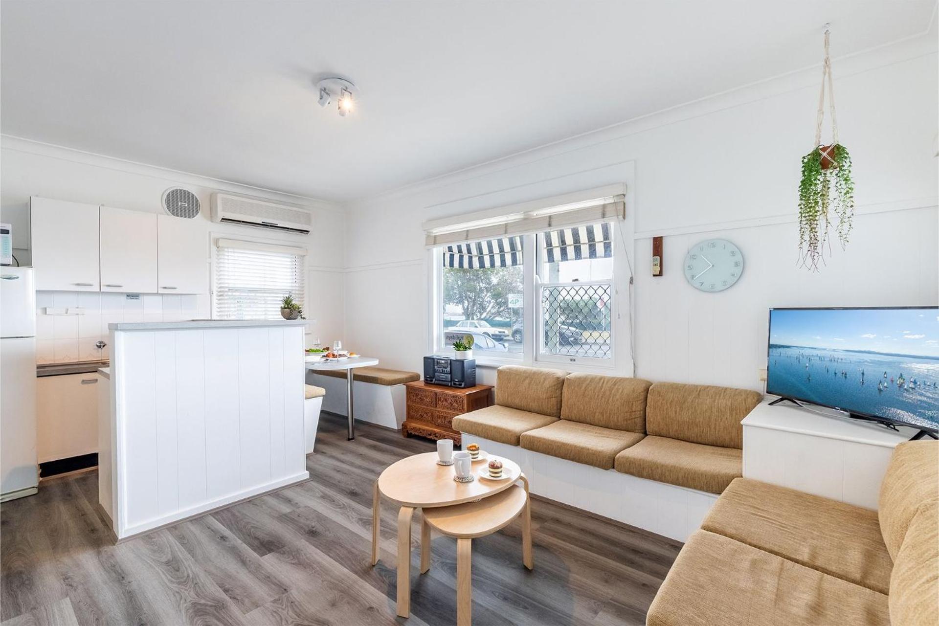 Bayside, 1,21 Victoria Parade - Unit with unbeatable water views and location