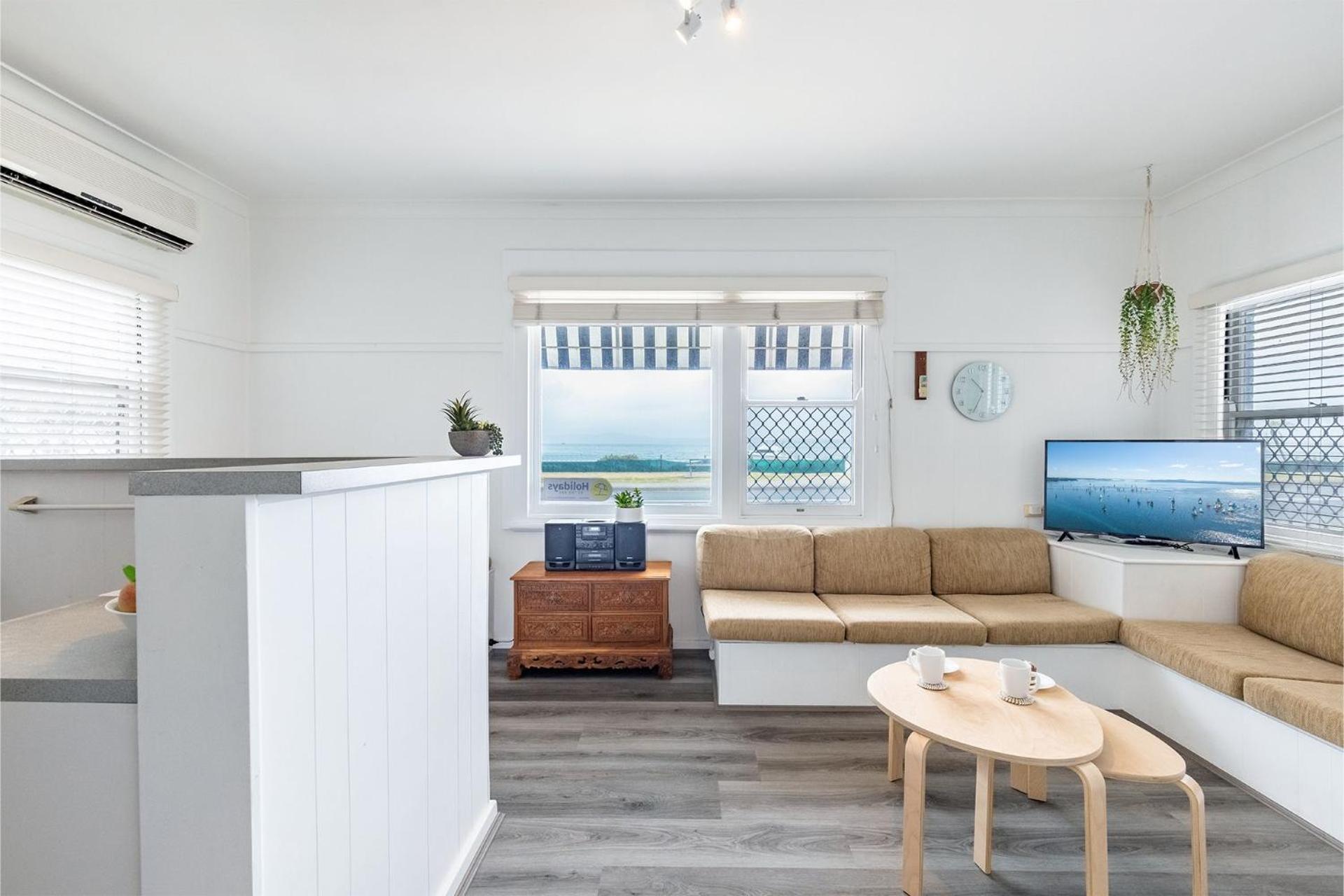 Bayside, 1,21 Victoria Parade - Unit with unbeatable water views and location