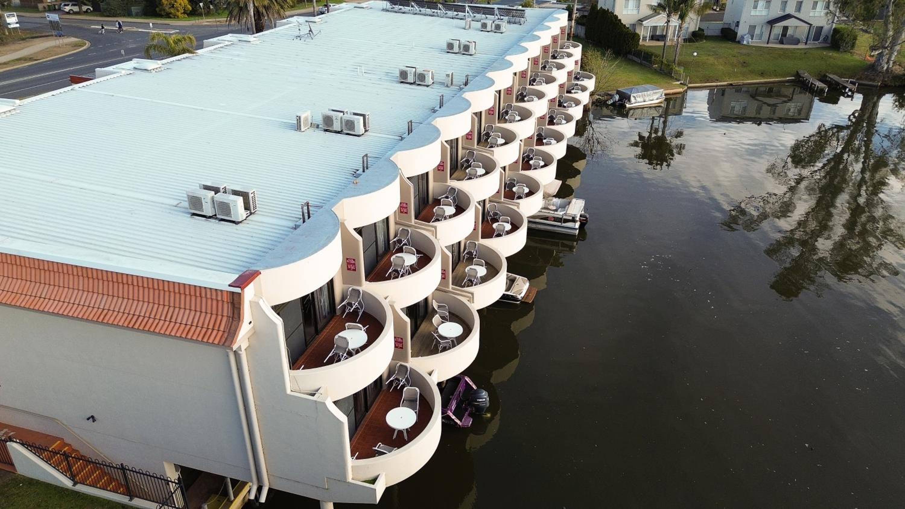 Lake Mulwala Boatel
