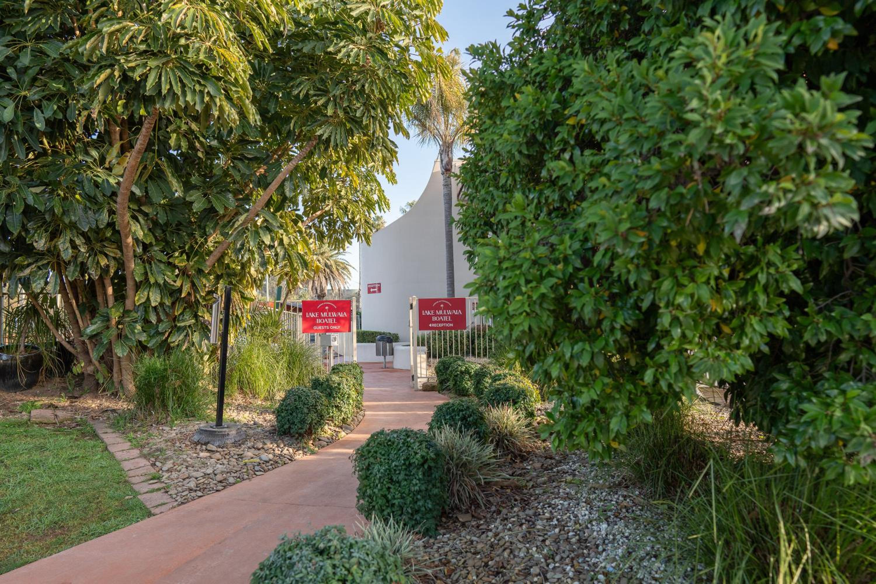Lake Mulwala Boatel