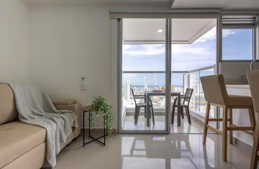 Espectacular Duplex en Bocagrande con Vista al Mar y la Bahia