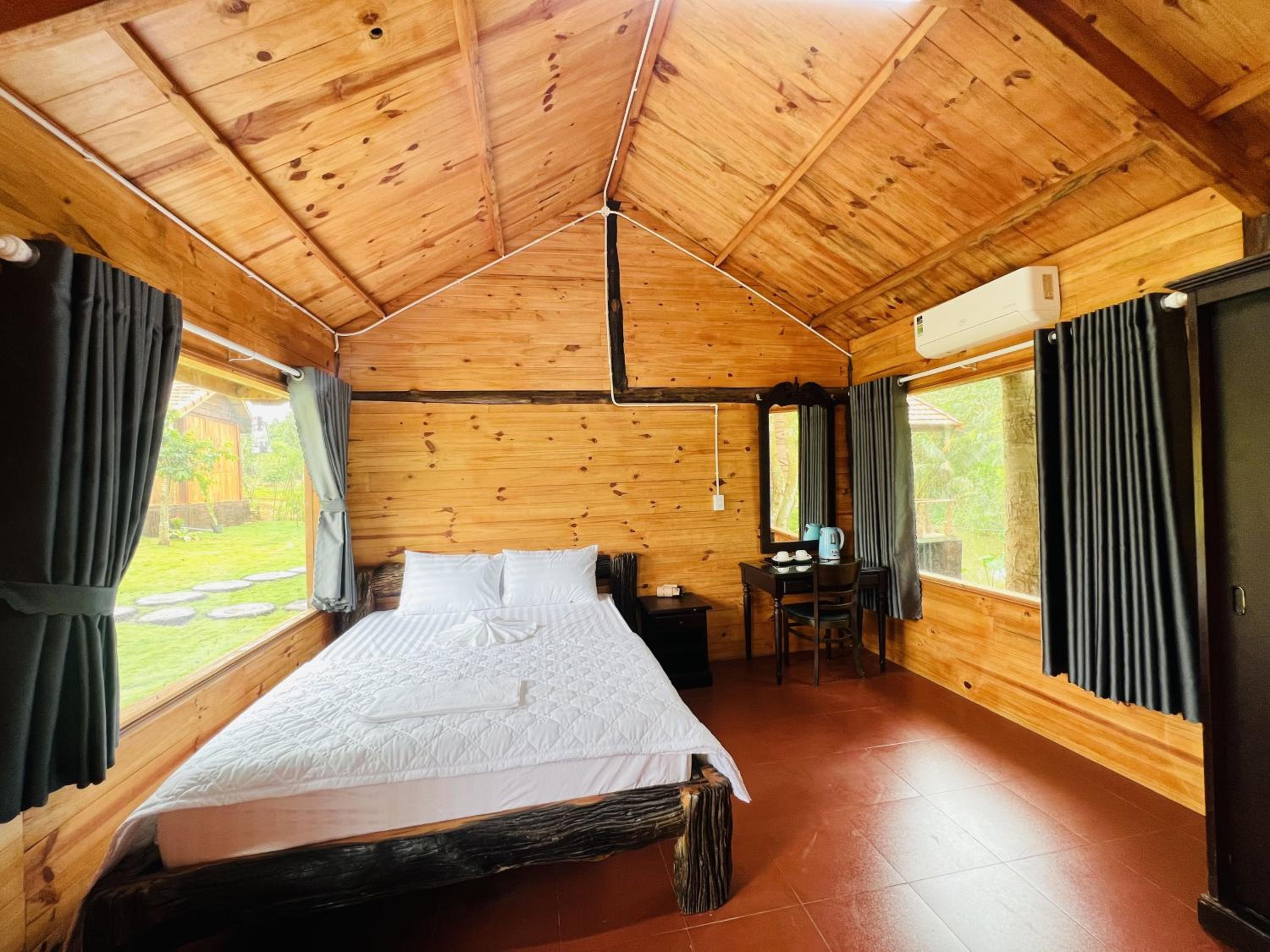 Khu Nghỉ dưỡng Sinh thái Nhà Lụa Retreat view 3