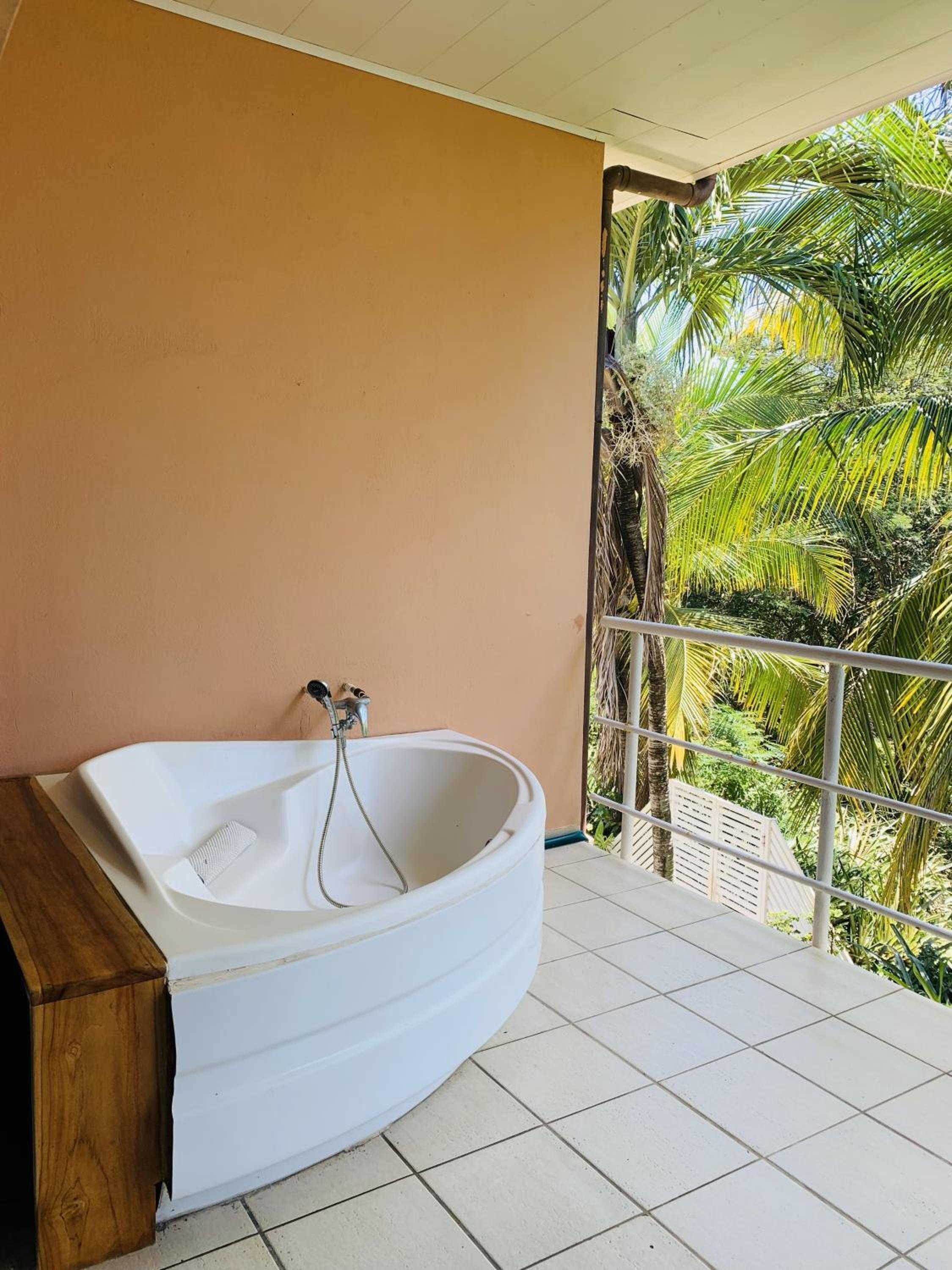 BL30 Bahia Langosta On the Beach 2bed 2bath