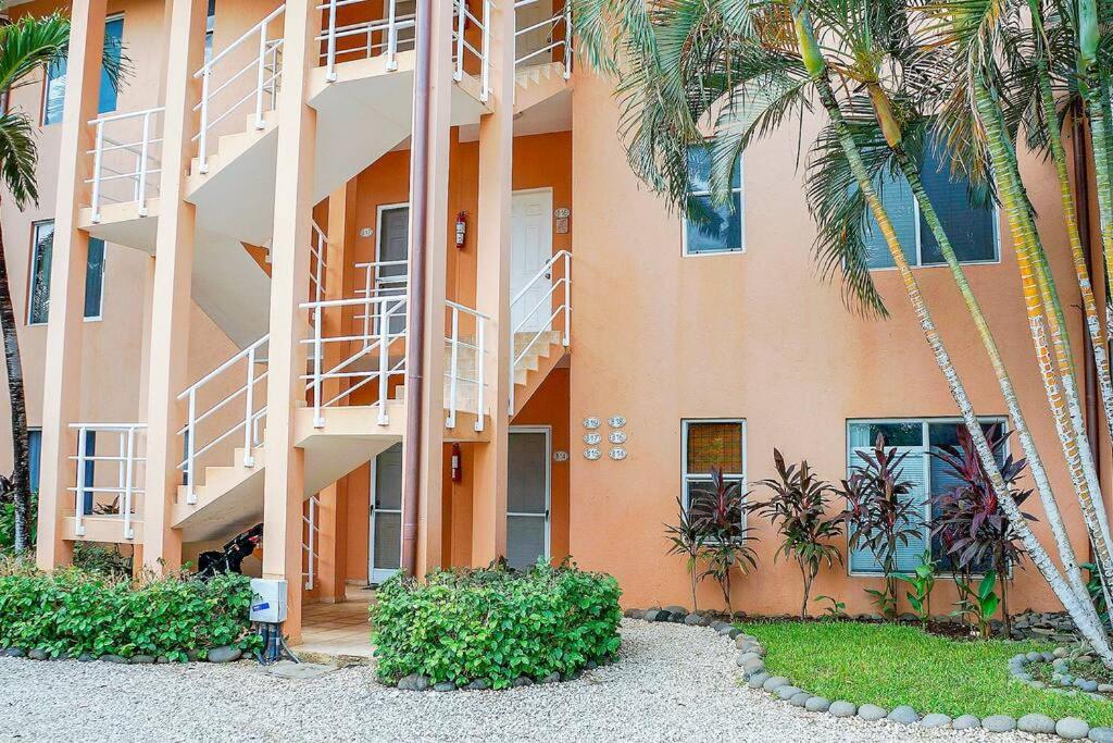 BL30 Bahia Langosta On the Beach 2bed 2bath