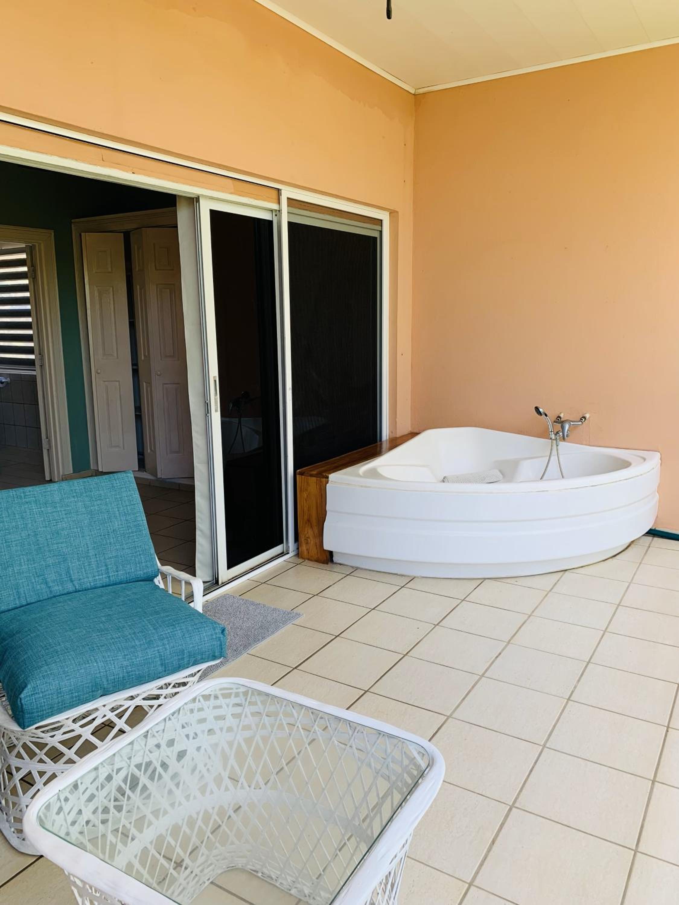 BL30 Bahia Langosta On the Beach 2bed 2bath