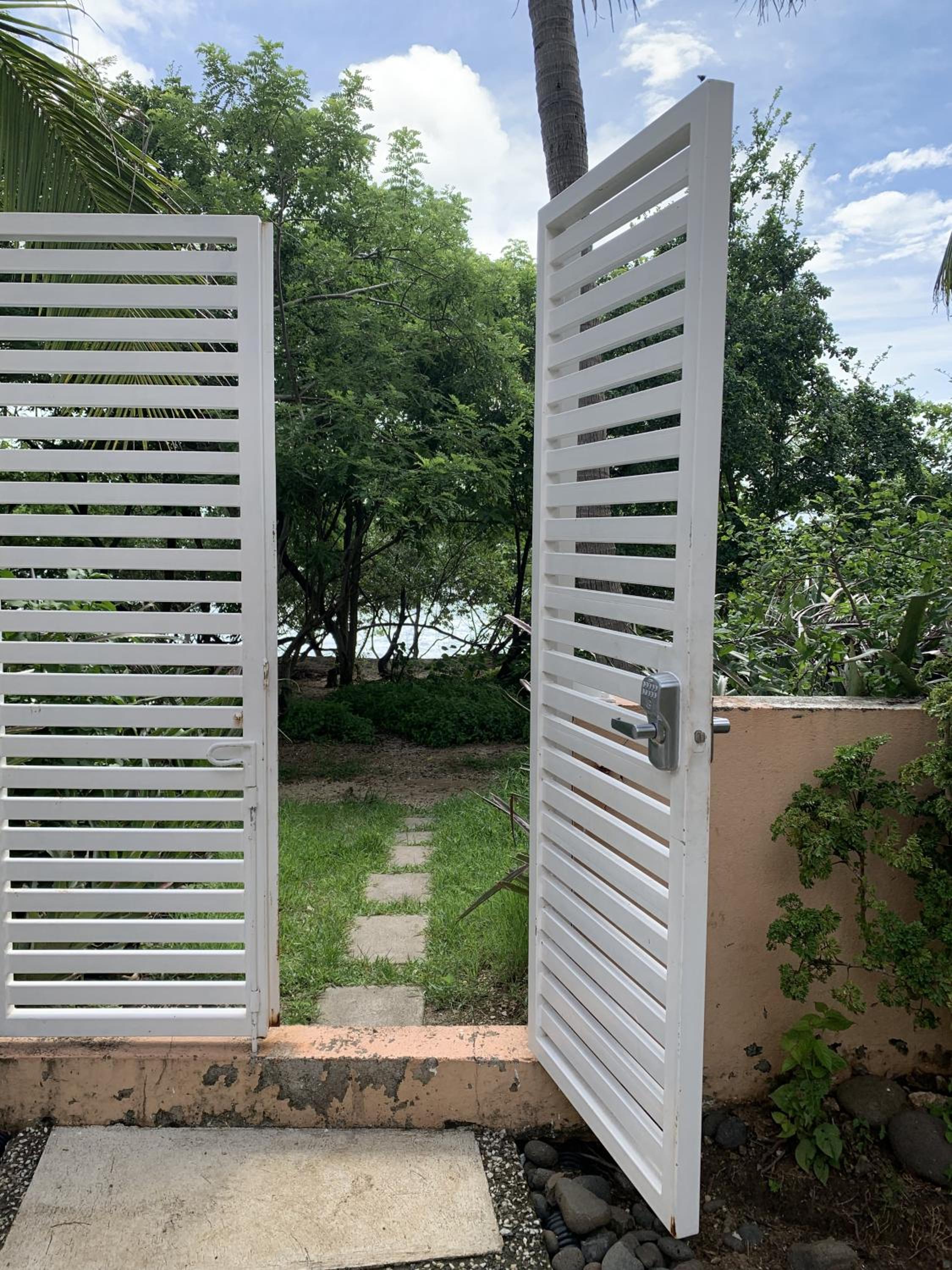 BL30 Bahia Langosta On the Beach 2bed 2bath
